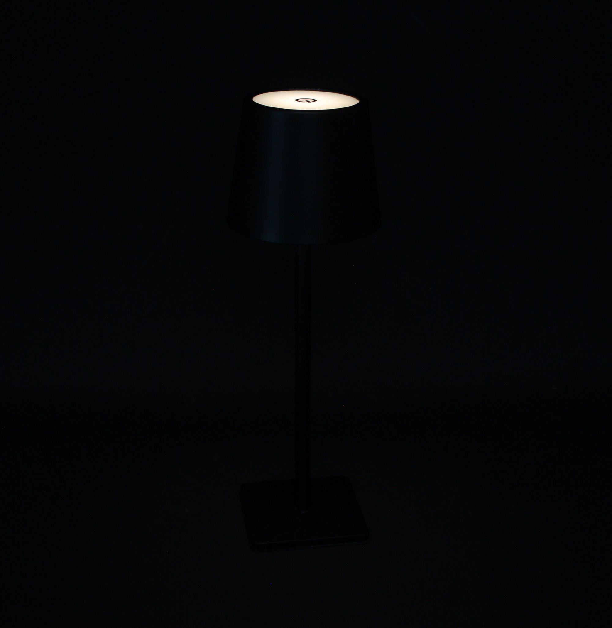Acheter Lampe de table LED « Black Touch » dans la boutique en ligne de Frank Flechtwaren pour Éclairage LED