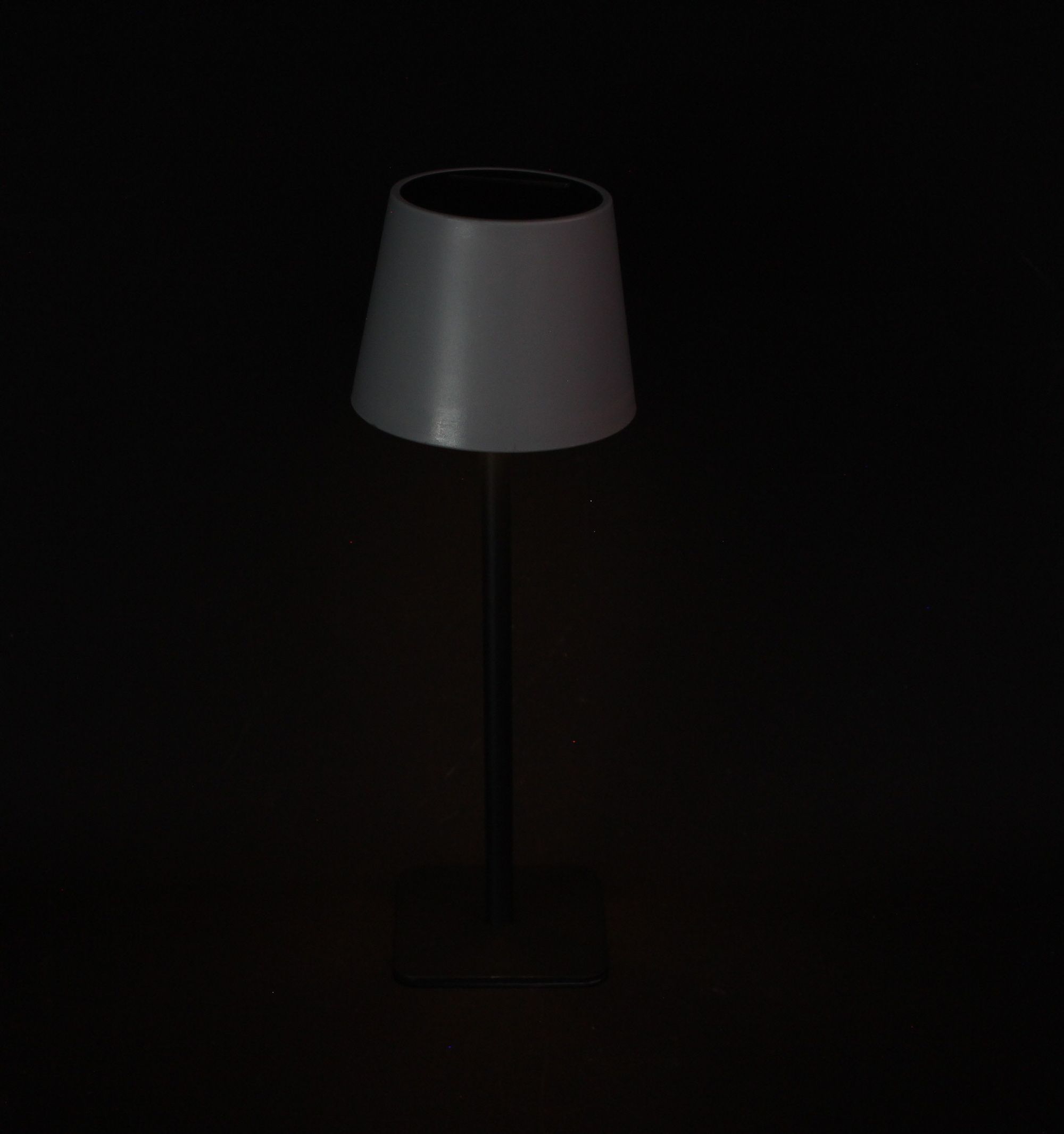 Acheter Lampe de table solaire LED "Grey"  dans la boutique en ligne de Frank Flechtwaren pour Lampes LED