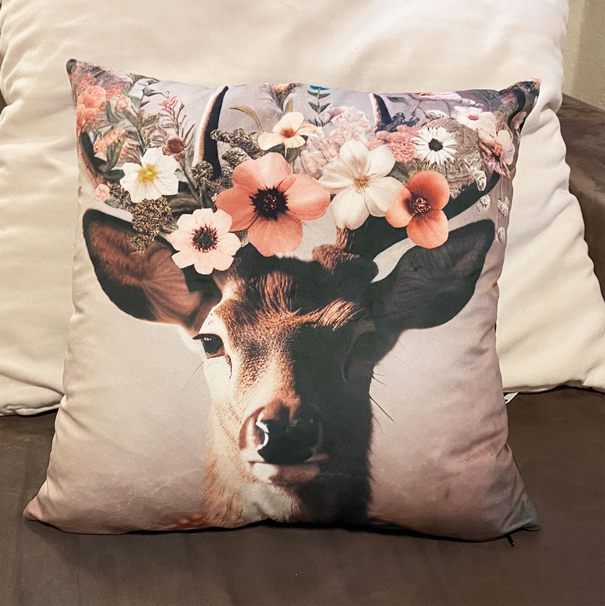 Acheter Housse de coussin "cerf fleuri"  dans la boutique en ligne de Frank Flechtwaren