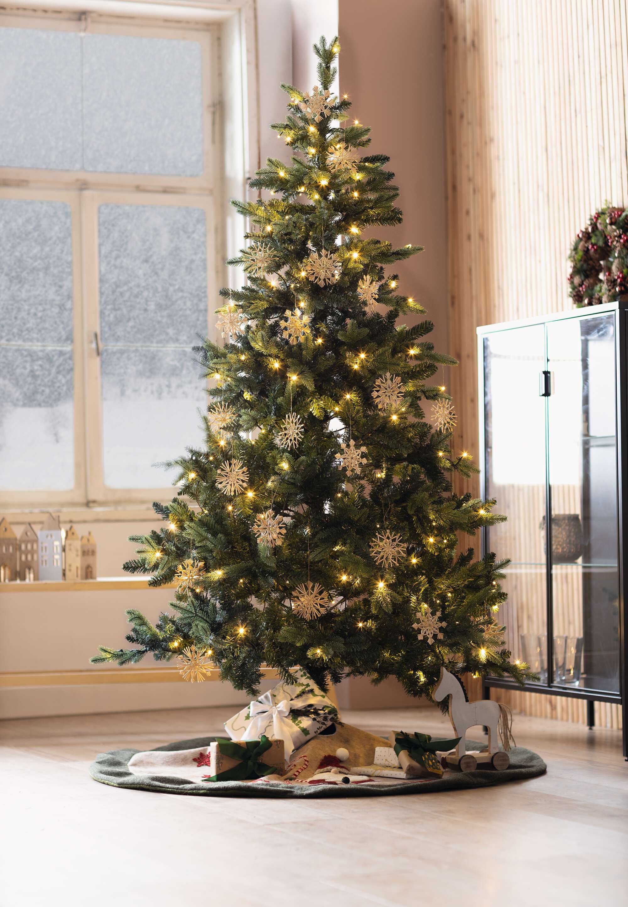 Acheter Lot de 60 déco en paille "tradition"  dans la boutique en ligne de Frank Flechtwaren pour Noël