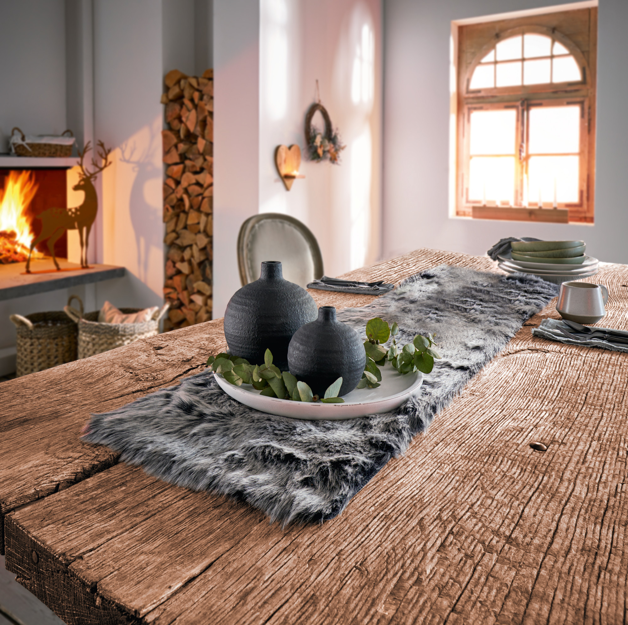 Acheter Chemin de table "aspect fourrure foncée"  dans la boutique en ligne de Frank Flechtwaren