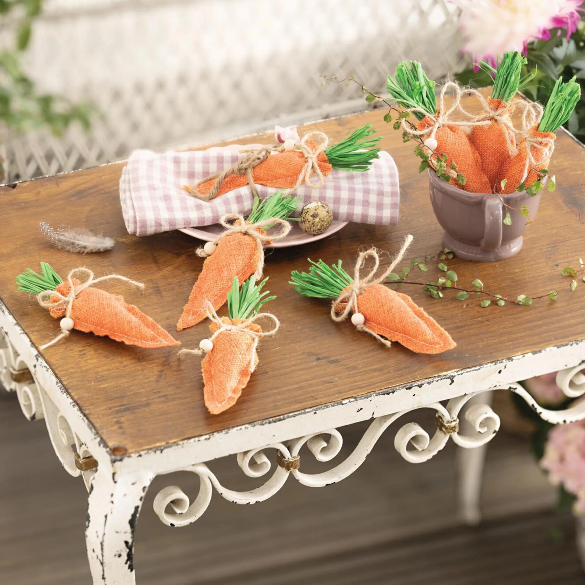 Acheter Lot de 8 décos de Pâques "carottes"  dans la boutique en ligne de Frank Flechtwaren pour Lapin &amp; co