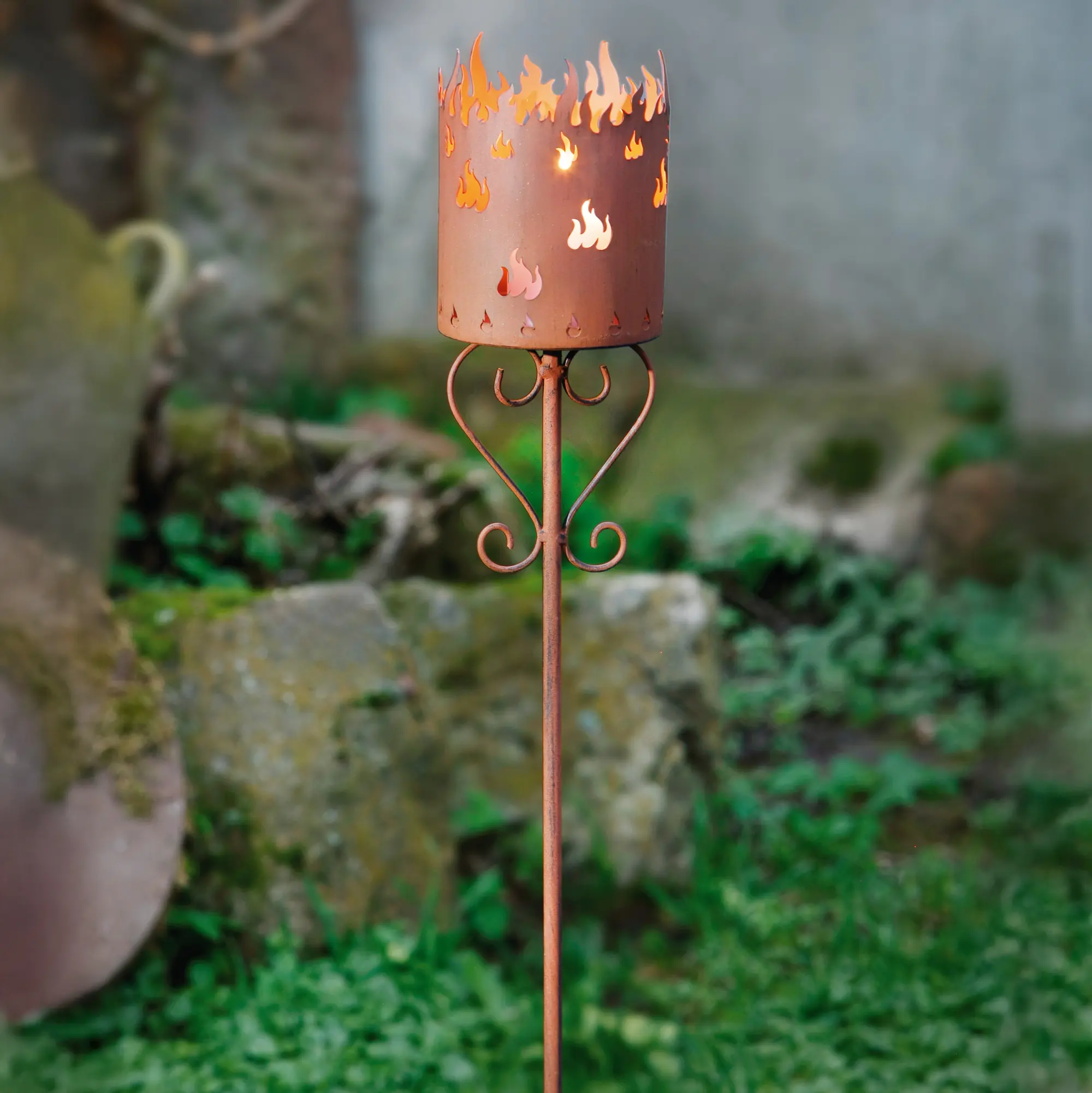 Acheter Pic de jardin "flammes"  dans la boutique en ligne de Frank Flechtwaren