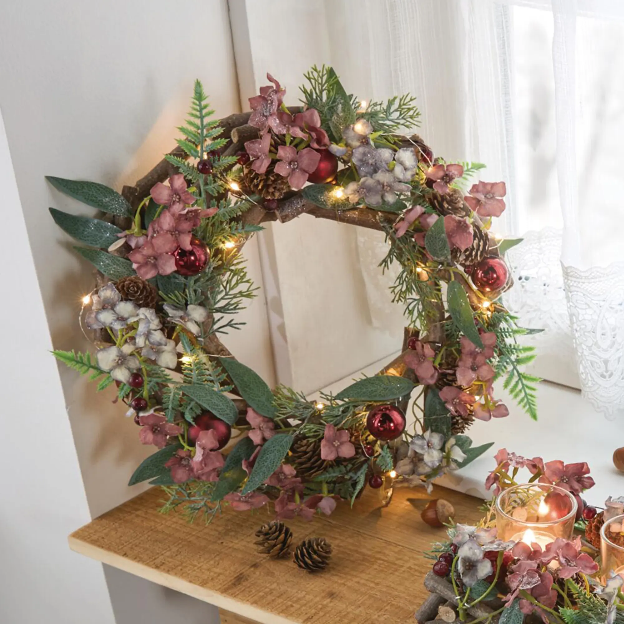Acheter Couronne « Winter Blossom » dans la boutique en ligne de Frank Flechtwaren pour Couronnes de Noël