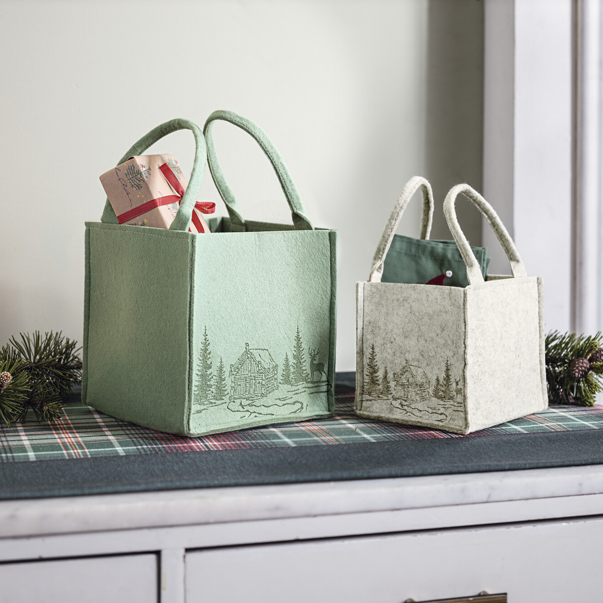 Acheter Lot de 2 sacs "forêt d'hiver"  dans la boutique en ligne de Frank Flechtwaren pour Noël