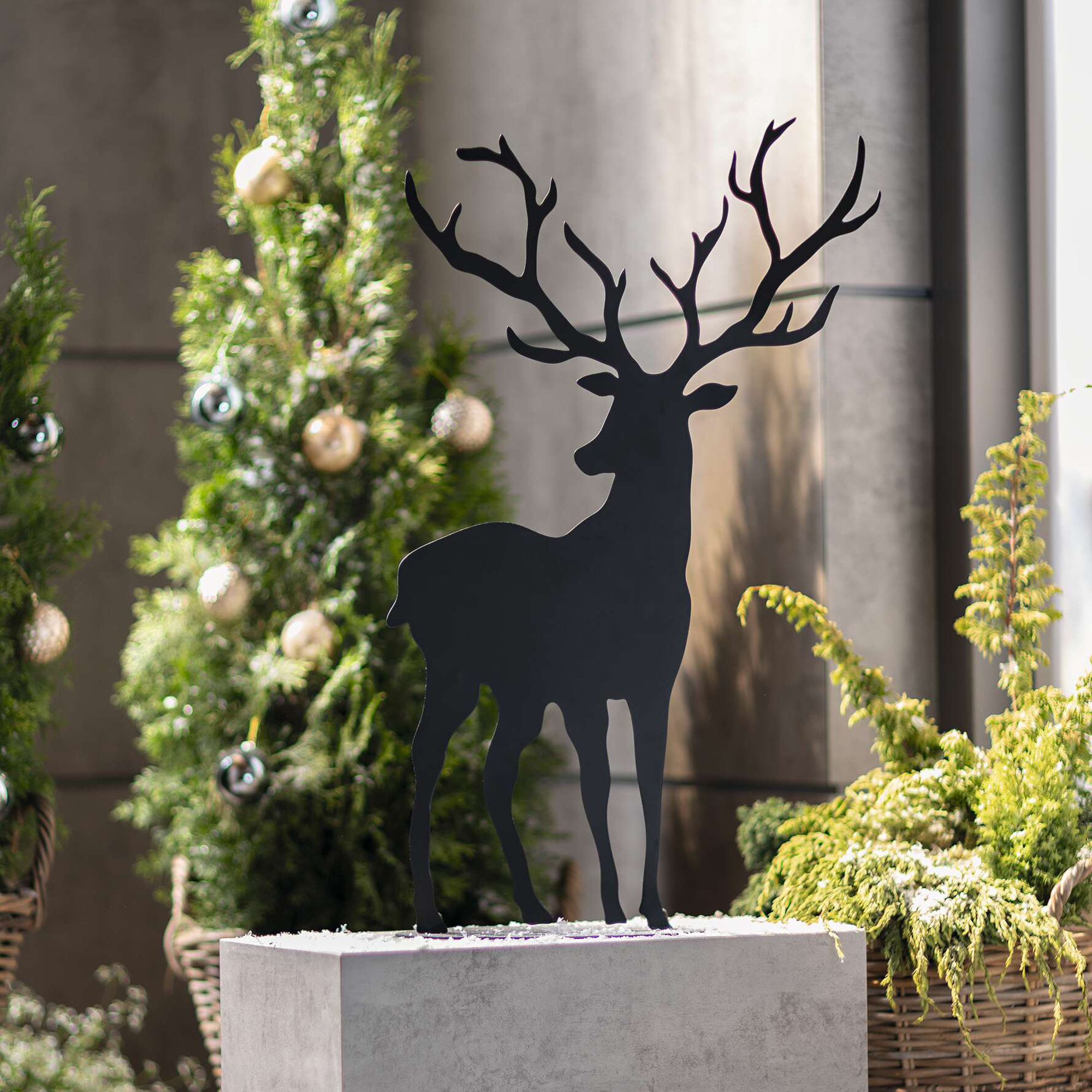 Acheter Figurine "cerf"  dans la boutique en ligne de Frank Flechtwaren