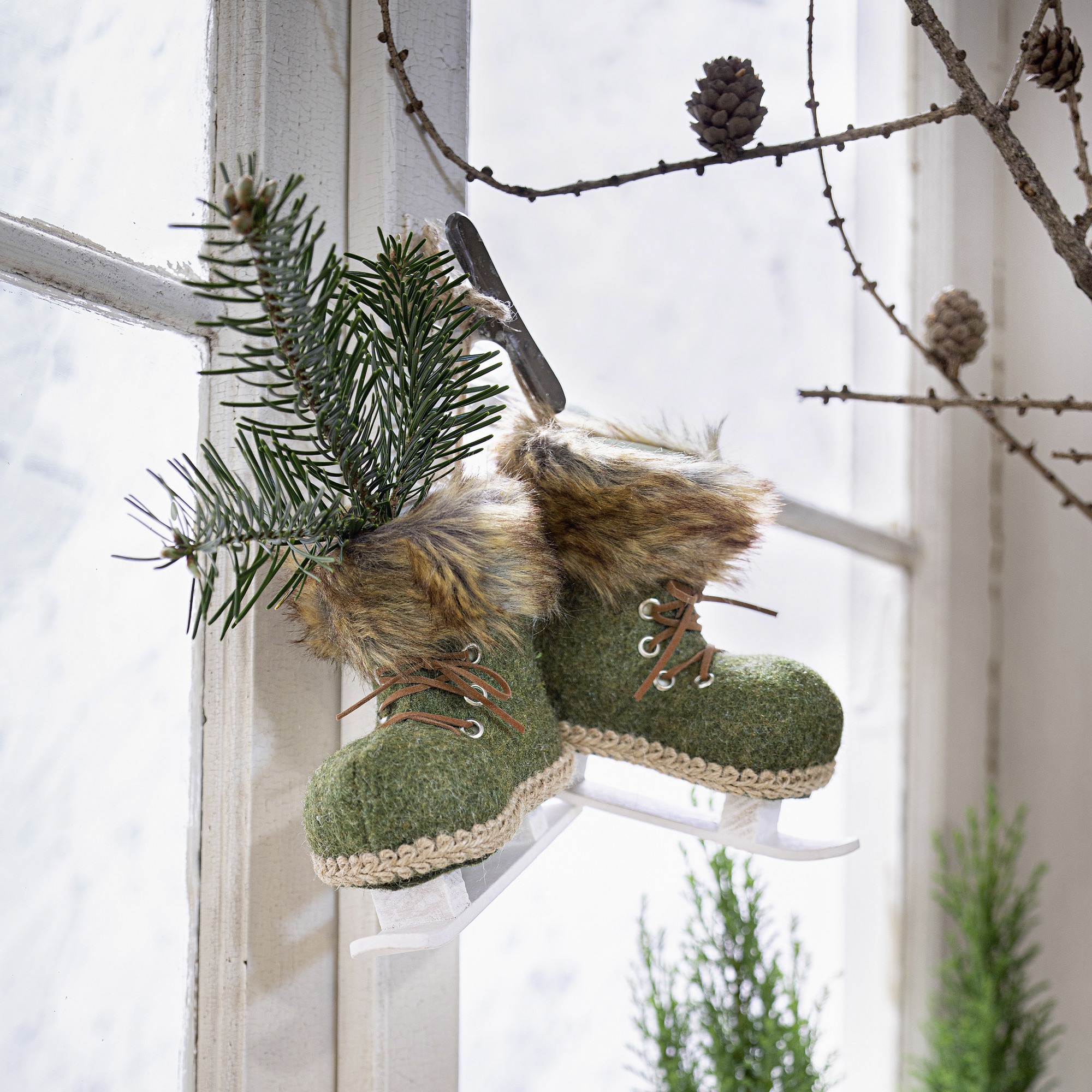 Acheter Lot de 2 suspensions "patins à glace" dans la boutique en ligne de Frank Flechtwaren pour Noël Acheter Lot de 2 suspensions "patins à glace" dans la boutique en ligne de Frank Flechtwaren pour Noël