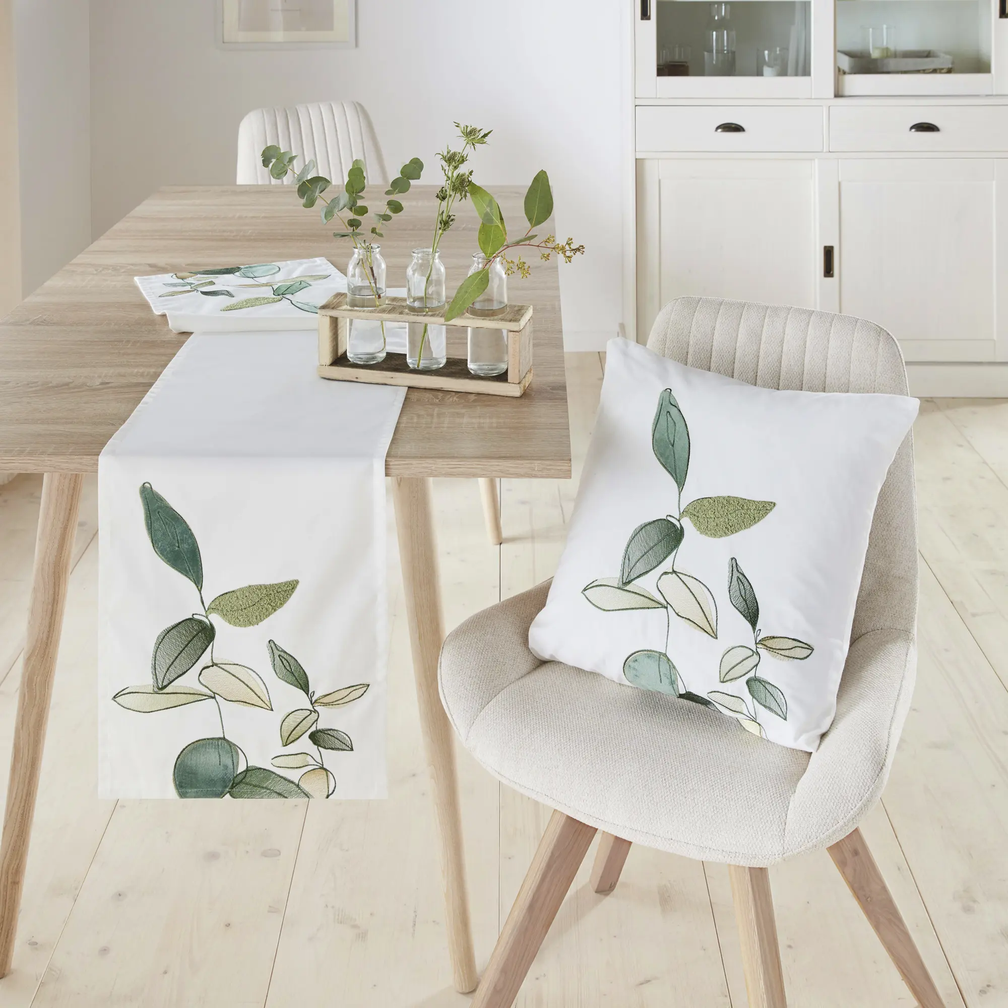 Acheter Housse de coussin "feuilles"  dans la boutique en ligne de Frank Flechtwaren pour Remplissages
