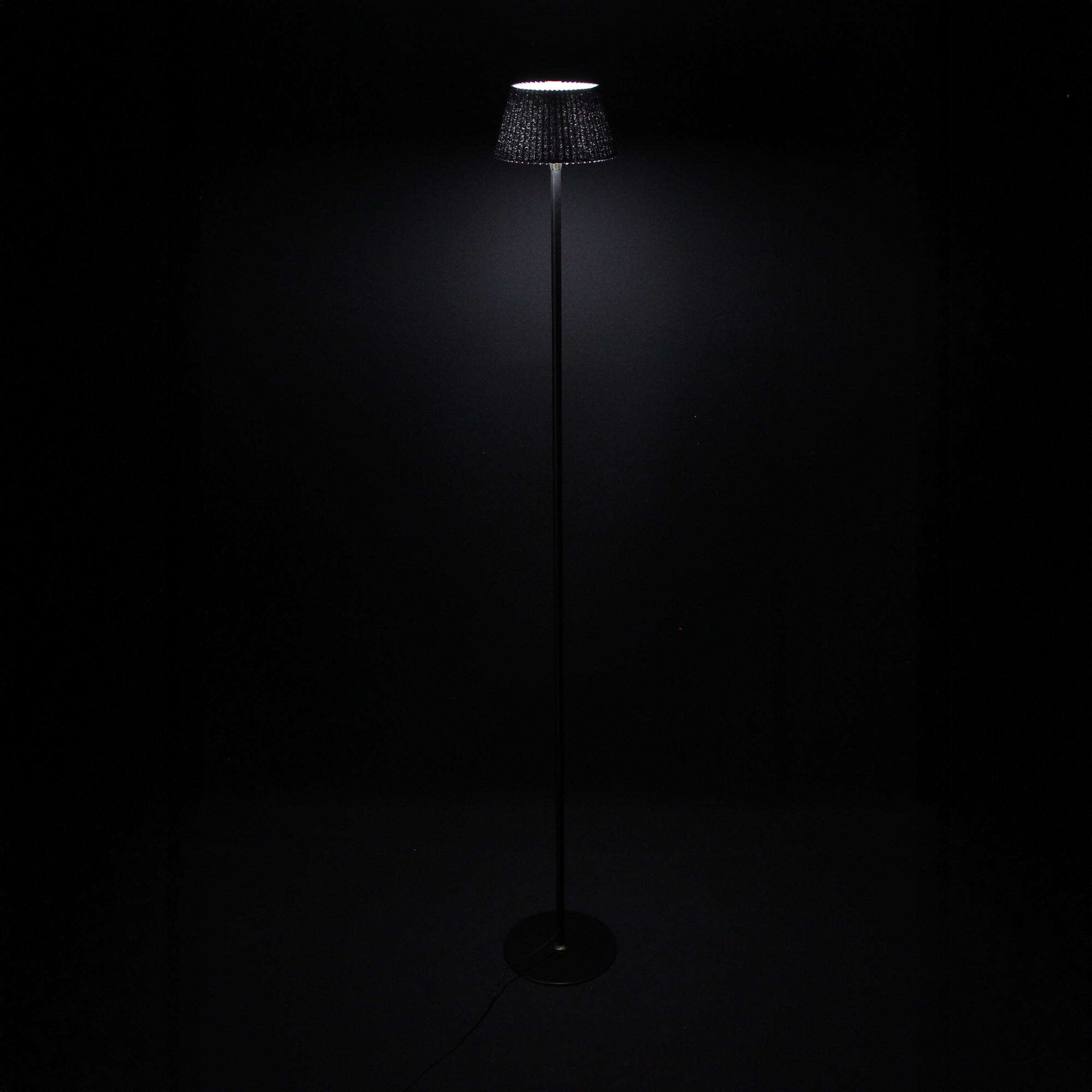 Acheter Lampadaire LED "élégance"  dans la boutique en ligne de Frank Flechtwaren pour Lampes LED