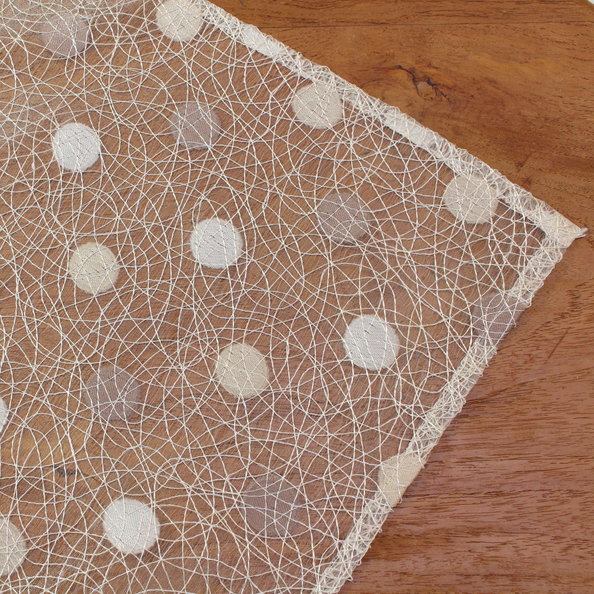 Acheter Chemin de table "pois"  dans la boutique en ligne de Frank Flechtwaren pour Pâques