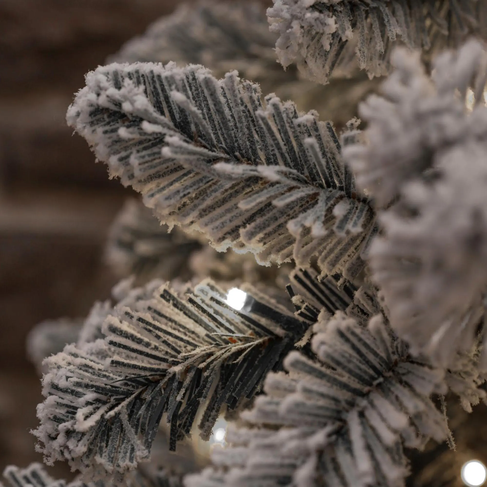 Acheter Sapin LED « Enneigé »  dans la boutique en ligne de Frank Flechtwaren pour Sapins