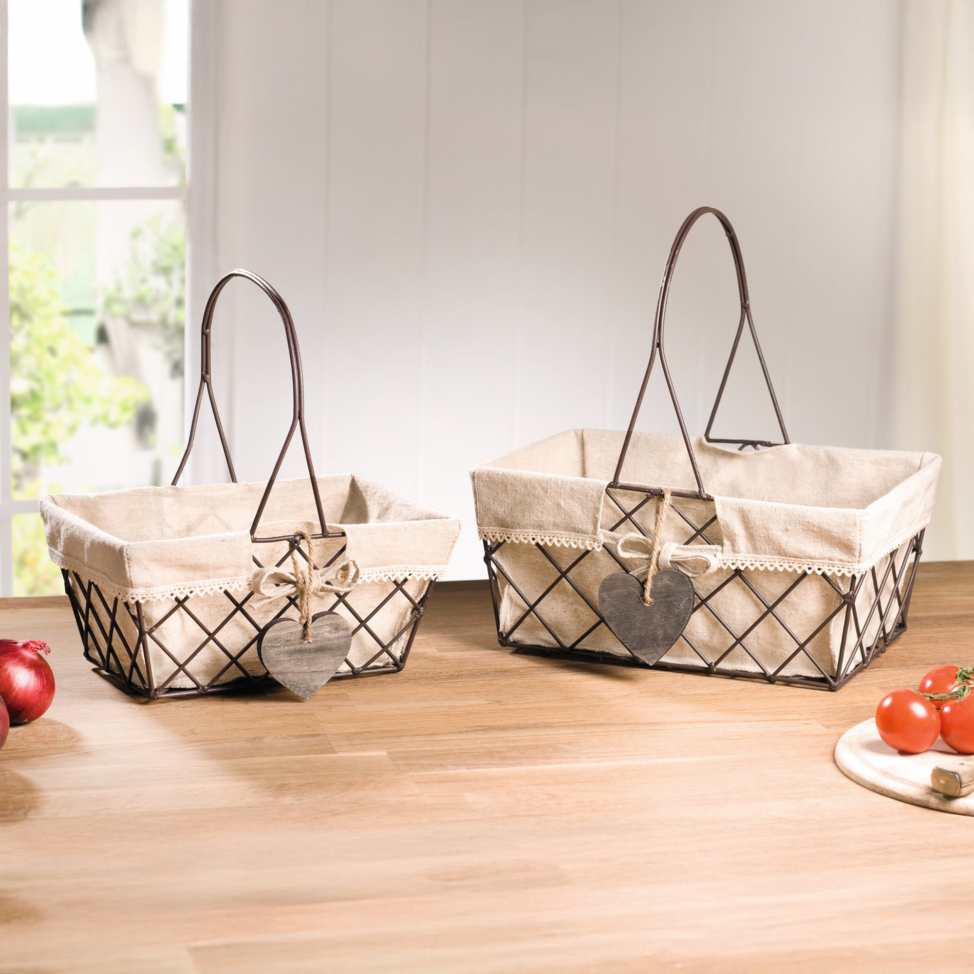 Acheter Lot de 2 corbeilles en fil de fer "coeur en bois"  dans la boutique en ligne de Frank Flechtwaren