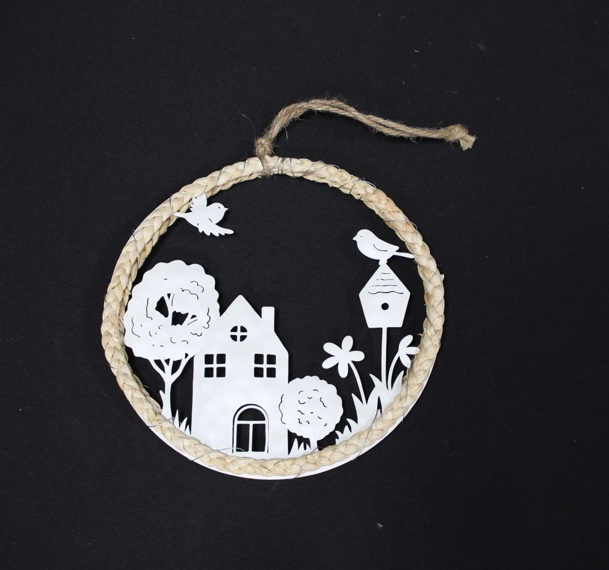 Acheter Suspension "maison avec jardin"  dans la boutique en ligne de Frank Flechtwaren pour Pâques