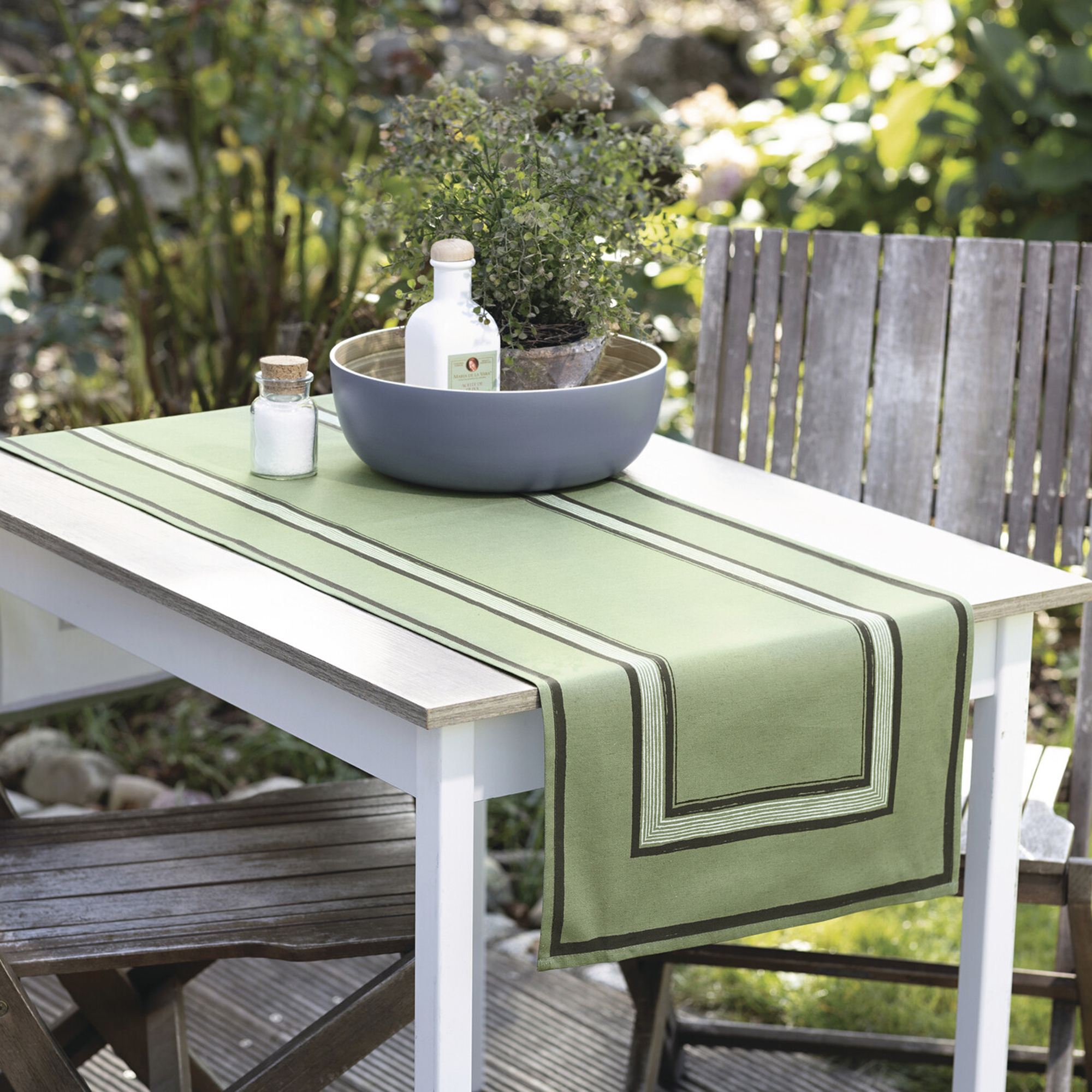 Acheter Chemin de table "Salvia grafico"  dans la boutique en ligne de Frank Flechtwaren