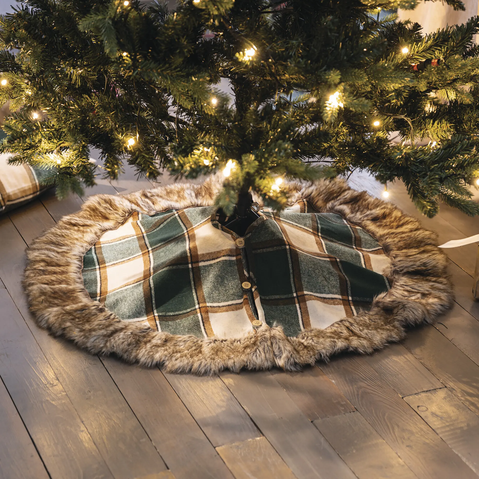 Acheter Couvre-pied de sapin de Noël "Highland"  dans la boutique en ligne de Frank Flechtwaren