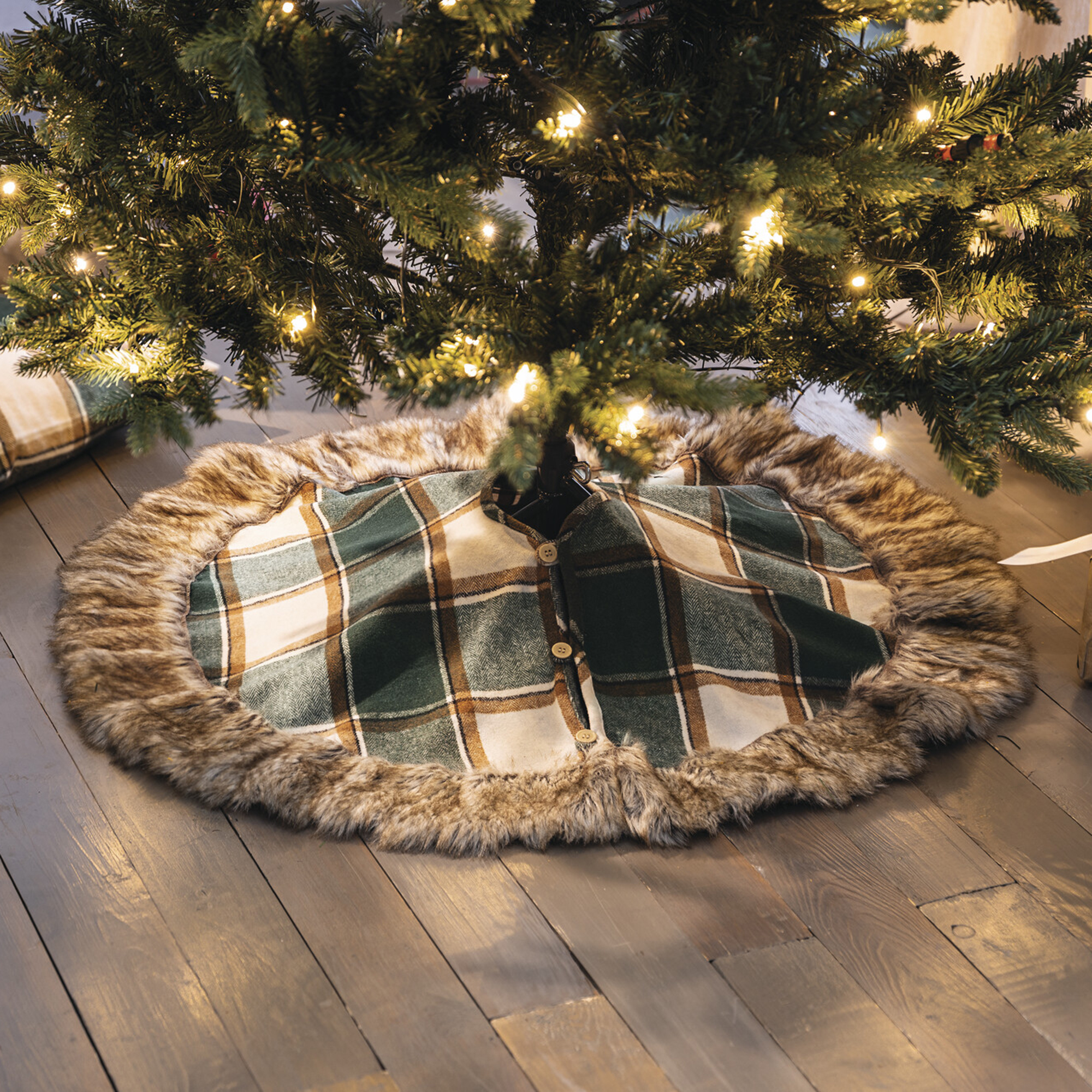Acheter Couvre-pied de sapin de Noël "Highland"  dans la boutique en ligne de Frank Flechtwaren pour Noël