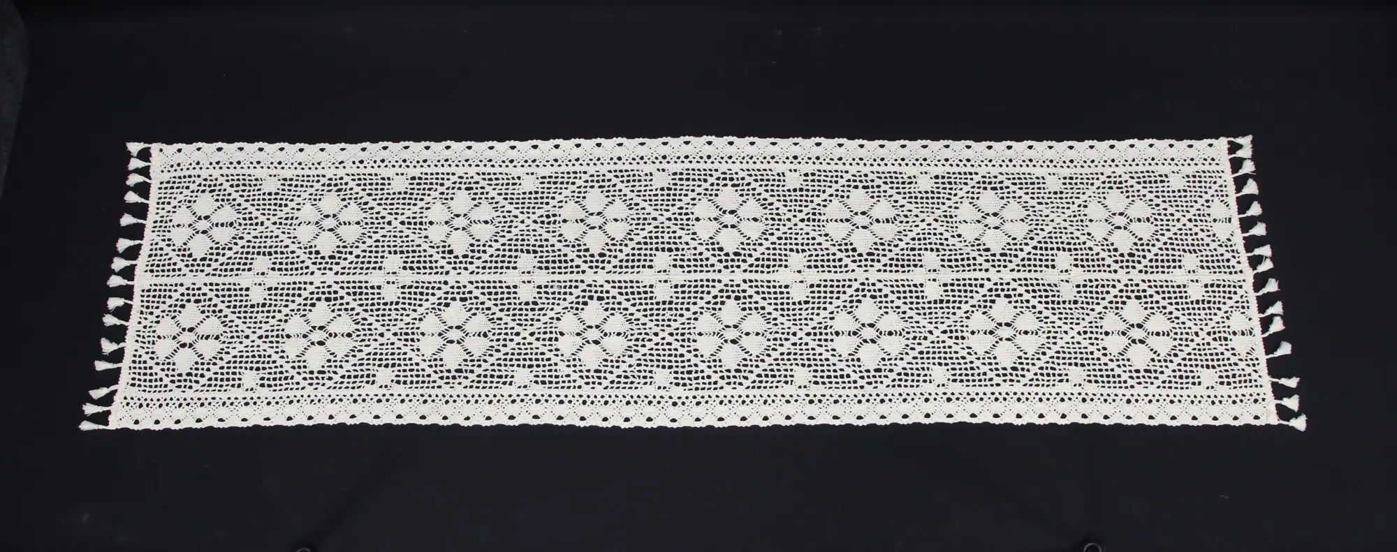 Acheter Chemin de table "fleurs au crochet"  dans la boutique en ligne de Frank Flechtwaren pour Chemins de table