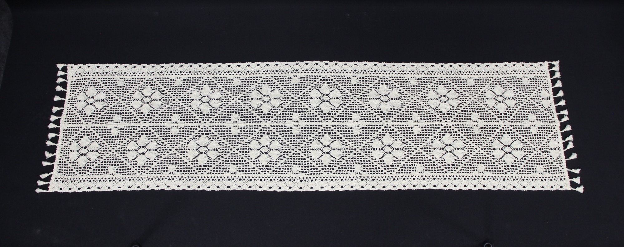 Acheter Chemin de table "fleurs au crochet"  dans la boutique en ligne de Frank Flechtwaren pour Automne