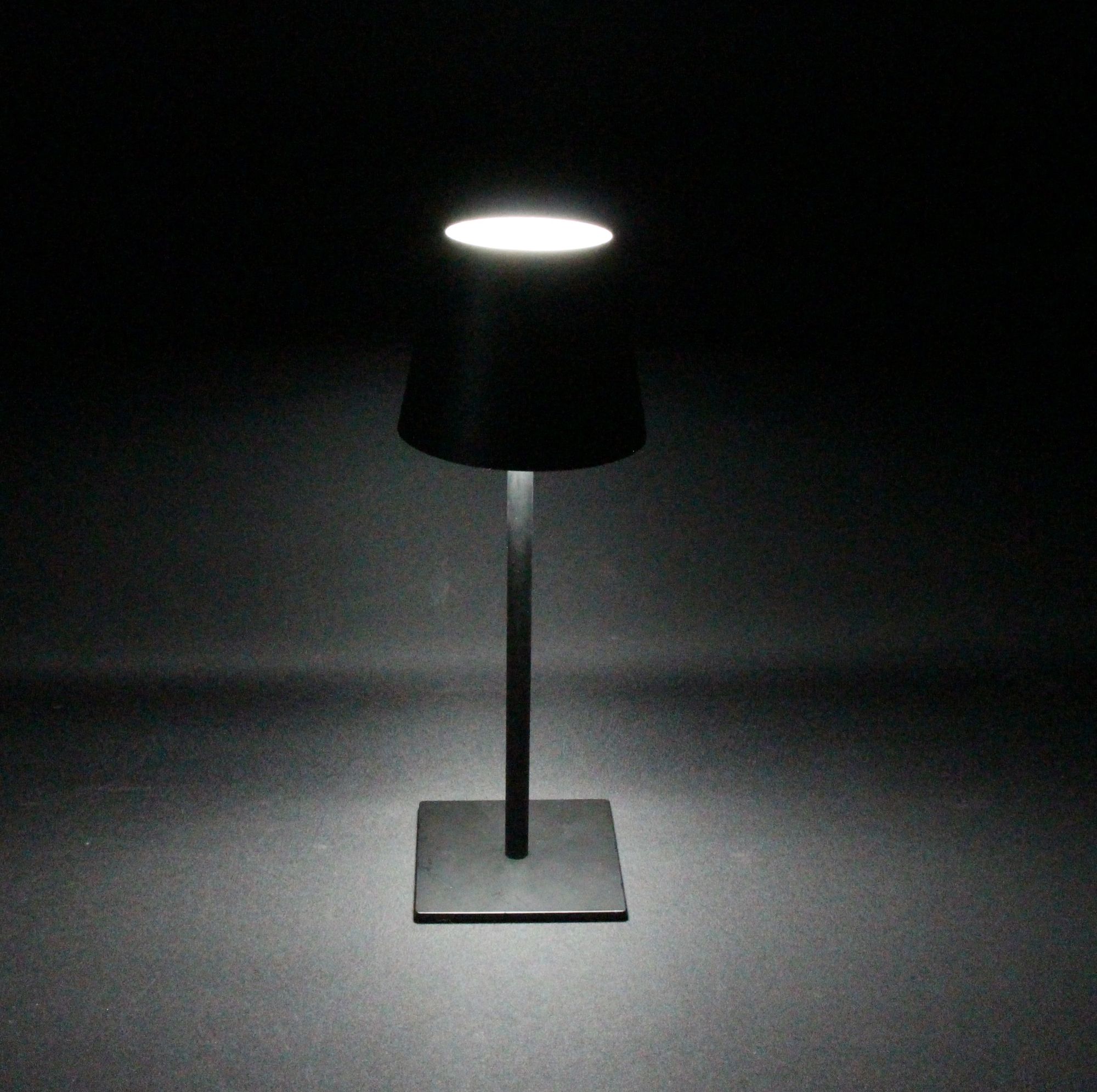Acheter Lampe de table LED "Black" dans la boutique en ligne de Frank Flechtwaren pour Lampes LED Acheter Lampe de table LED "Black" dans la boutique en ligne de Frank Flechtwaren pour Lampes LED