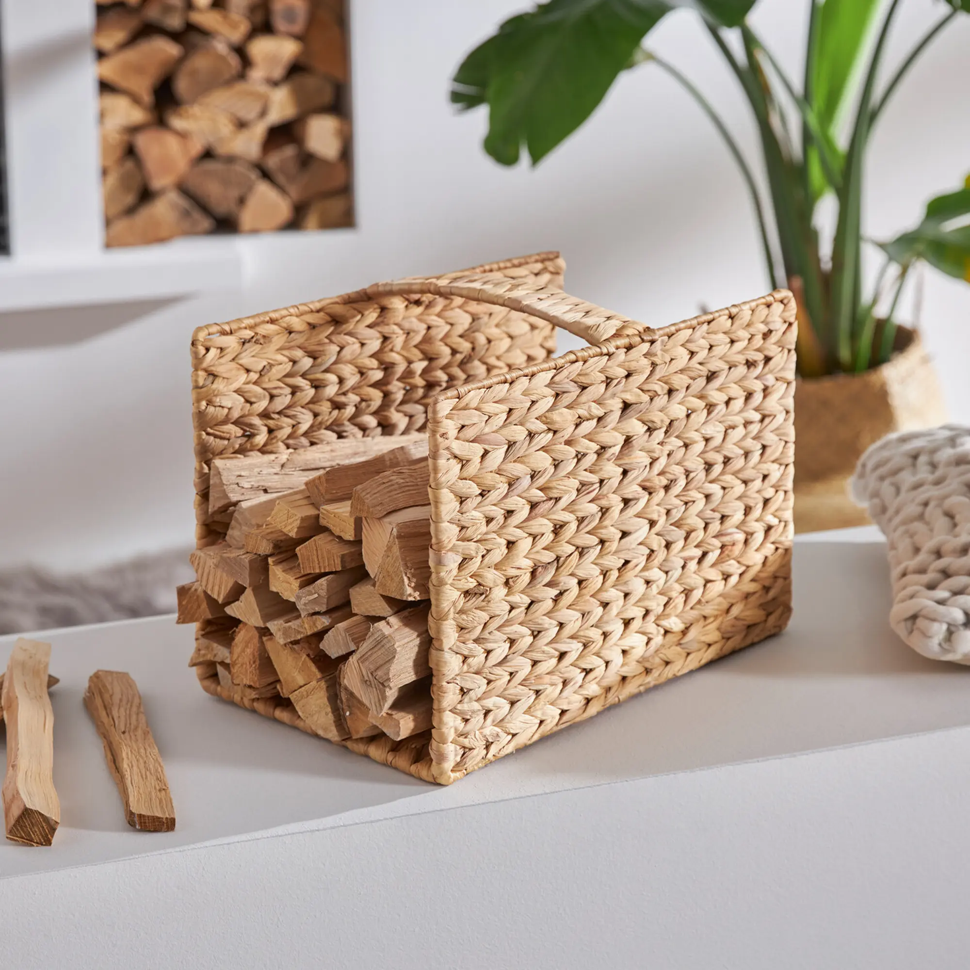 Acheter Panier à bois de cheminée "jacinthe d'eau"  dans la boutique en ligne de Frank Flechtwaren