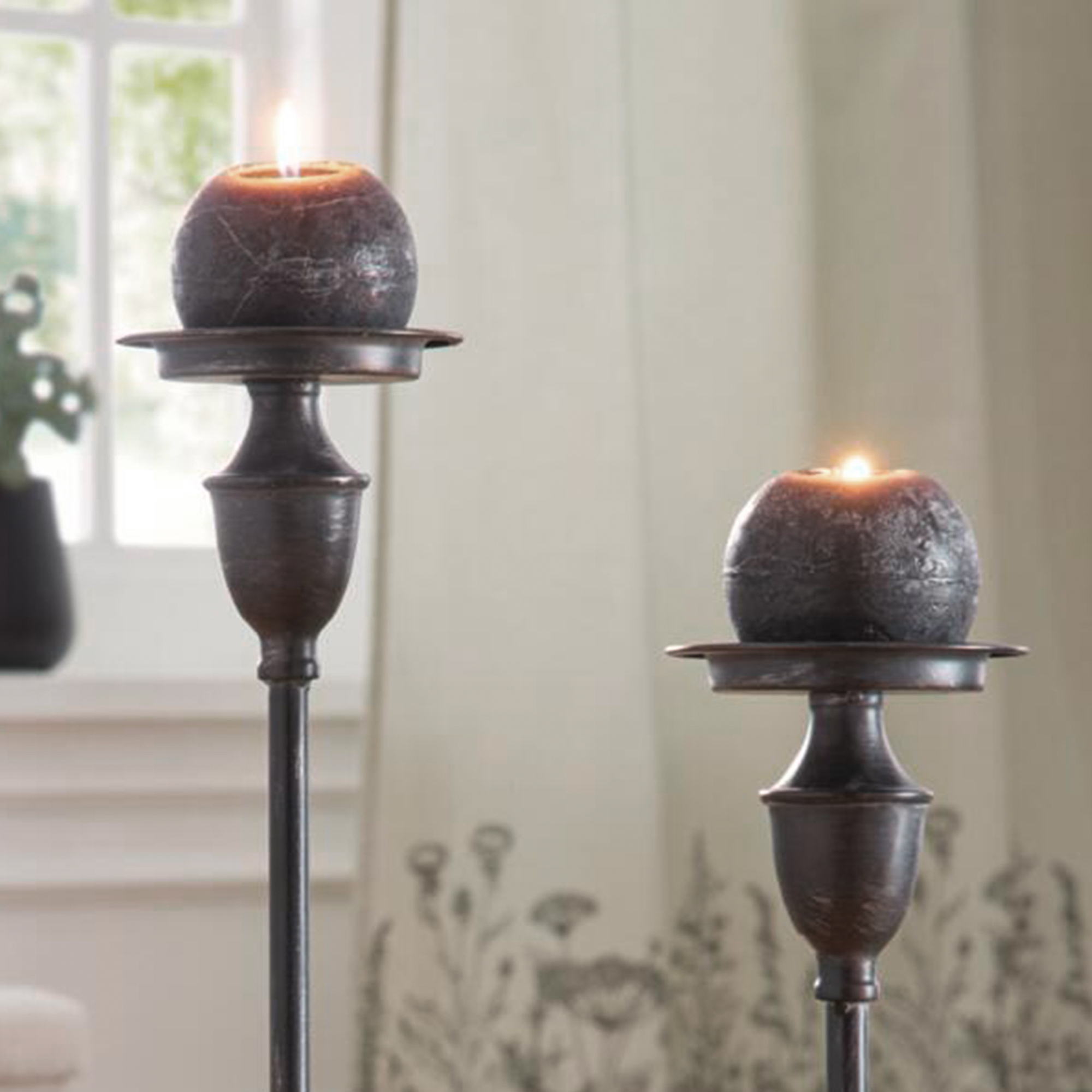 Acheter Lot de 4 bougies rondes " Black"  dans la boutique en ligne de Frank Flechtwaren pour Bougies &amp; LEDs