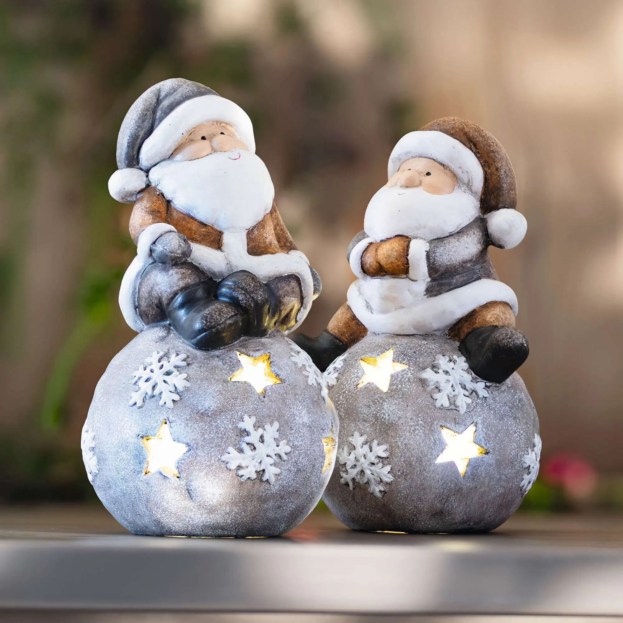Acheter Lot de 2 Santas "boule LED"  dans la boutique en ligne de Frank Flechtwaren