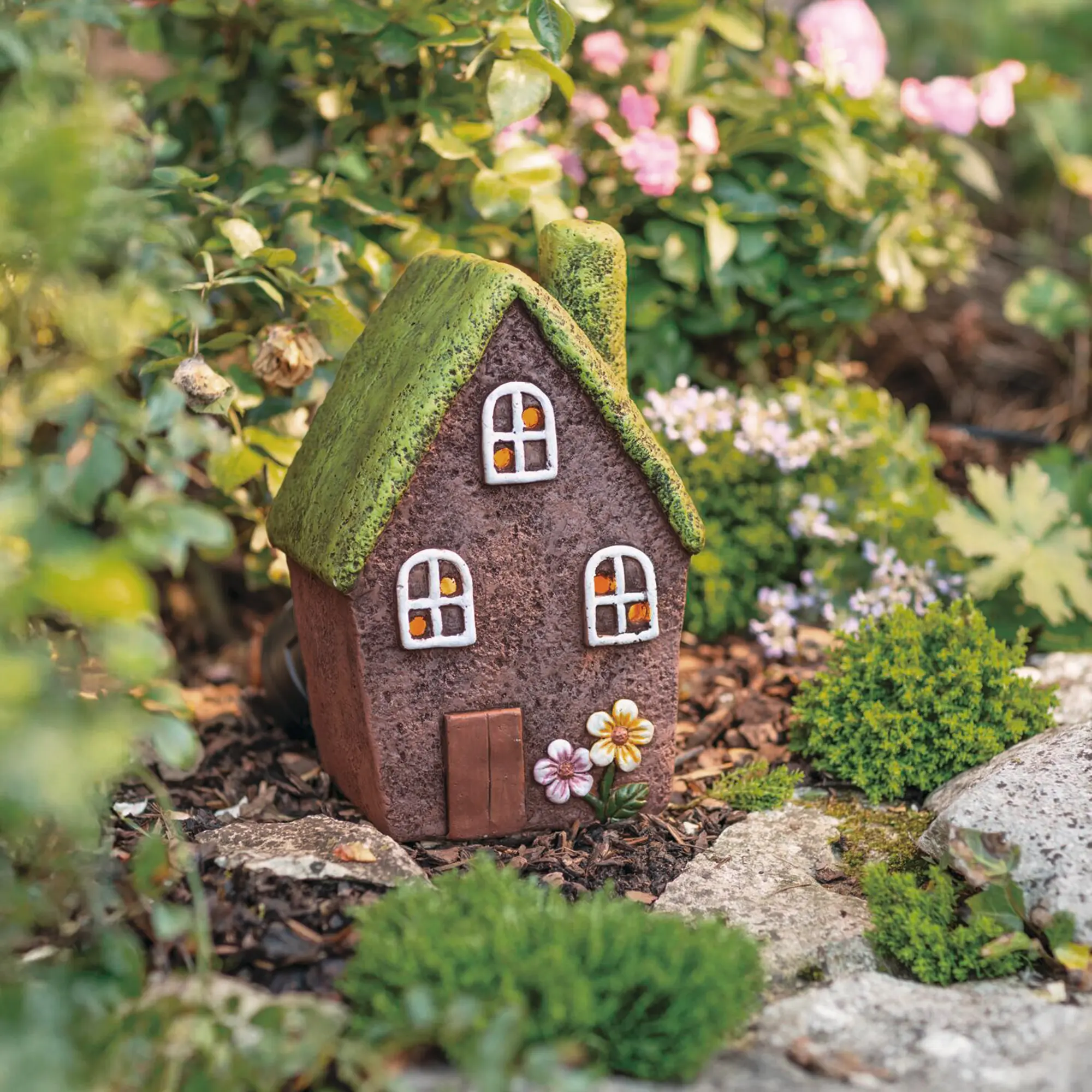Acheter Photophore " maisonnette fleurie "  dans la boutique en ligne de Frank Flechtwaren pour Lanternes &amp; Co.