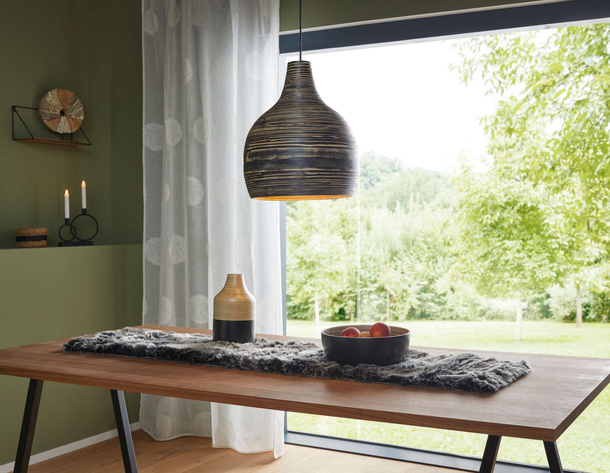 Acheter Lampe suspendue "Black Bamboo"  dans la boutique en ligne de Frank Flechtwaren pour Salon