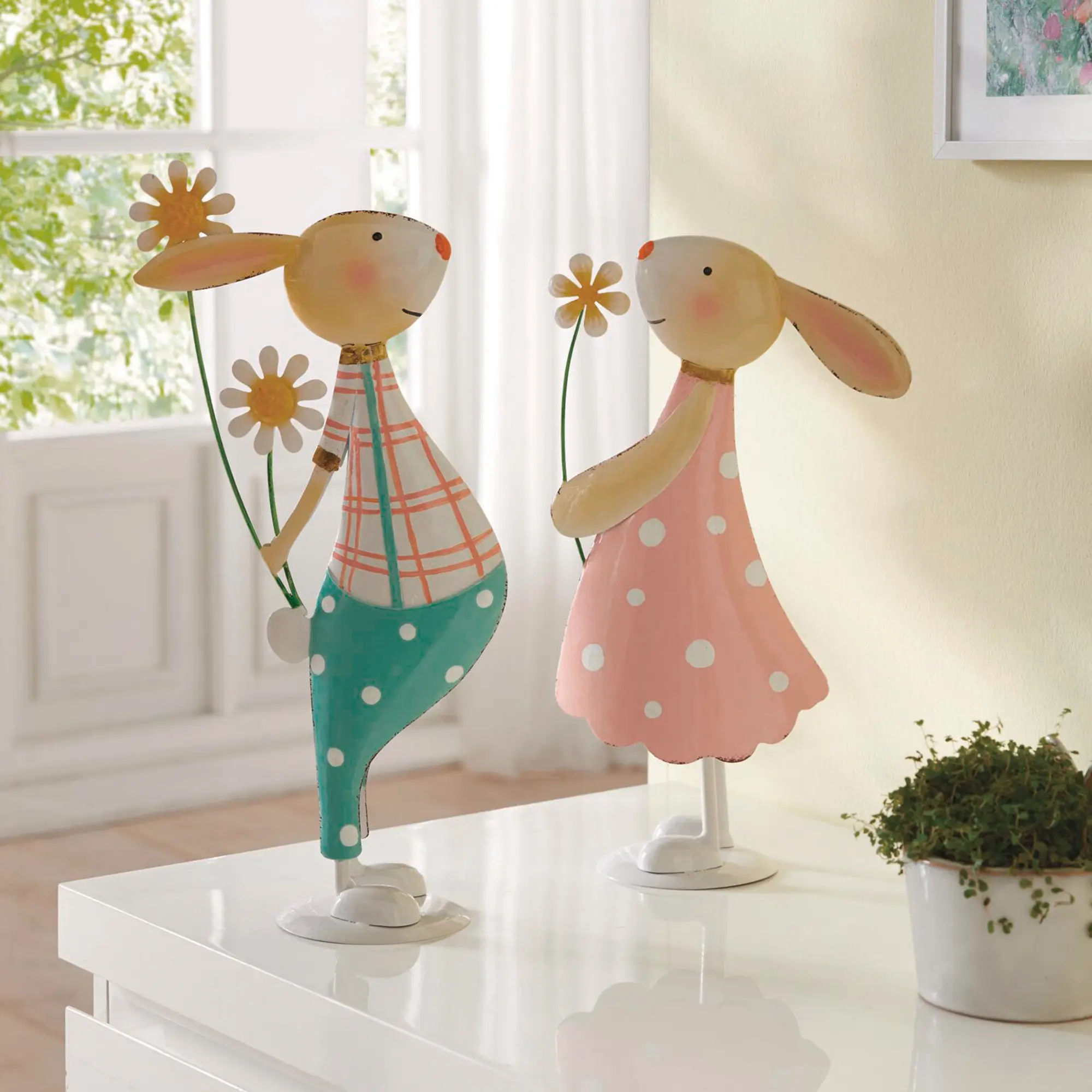 Acheter Lot de 2 figurines "lapins amoureux"  dans la boutique en ligne de Frank Flechtwaren pour Lapin &amp; co