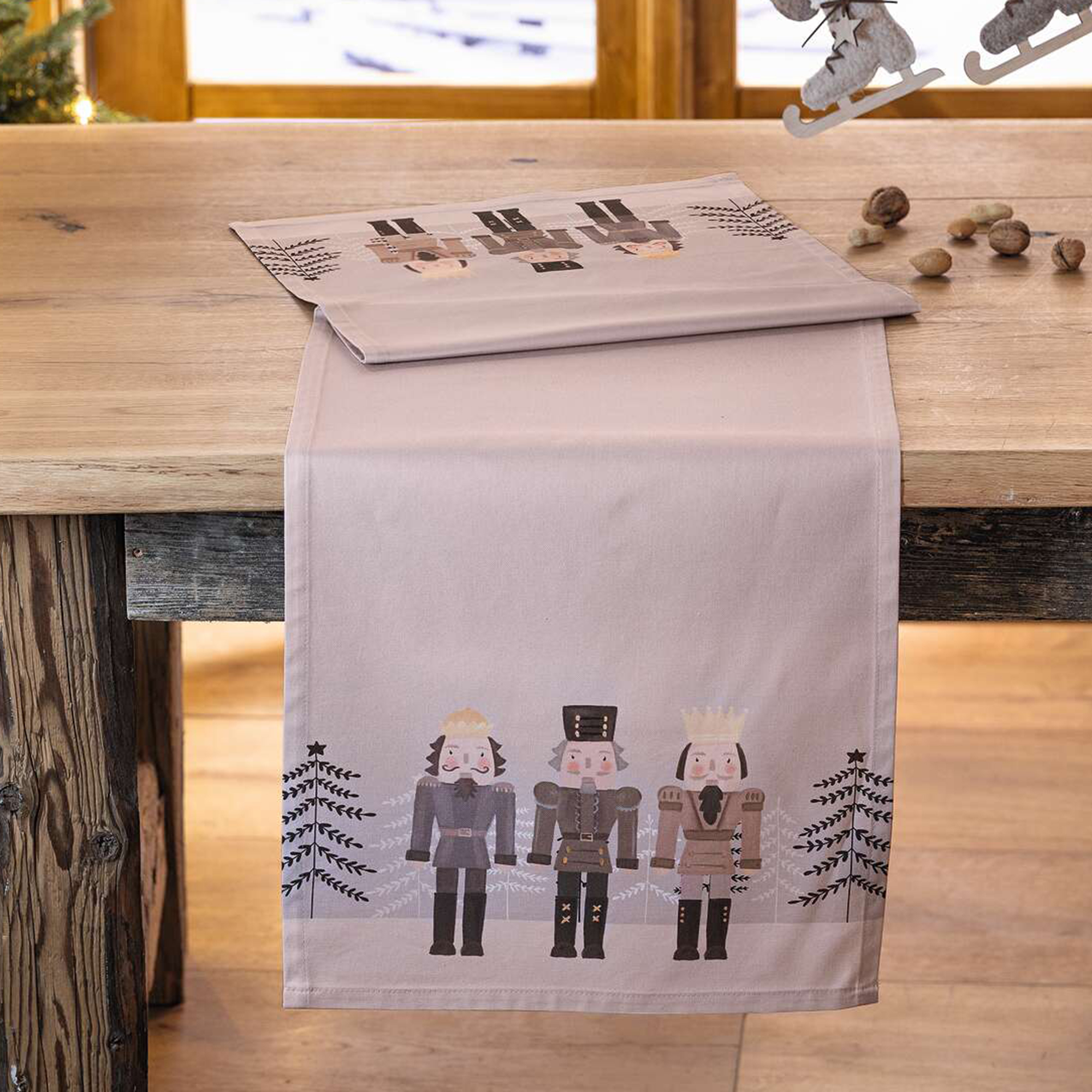 Acheter Chemin de table "casse-noisette"  dans la boutique en ligne de Frank Flechtwaren