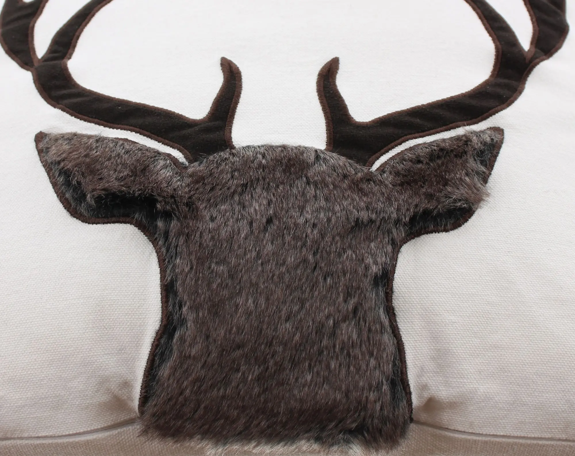 Acheter Housse de coussin "bois de cerf"  dans la boutique en ligne de Frank Flechtwaren pour Remplissages