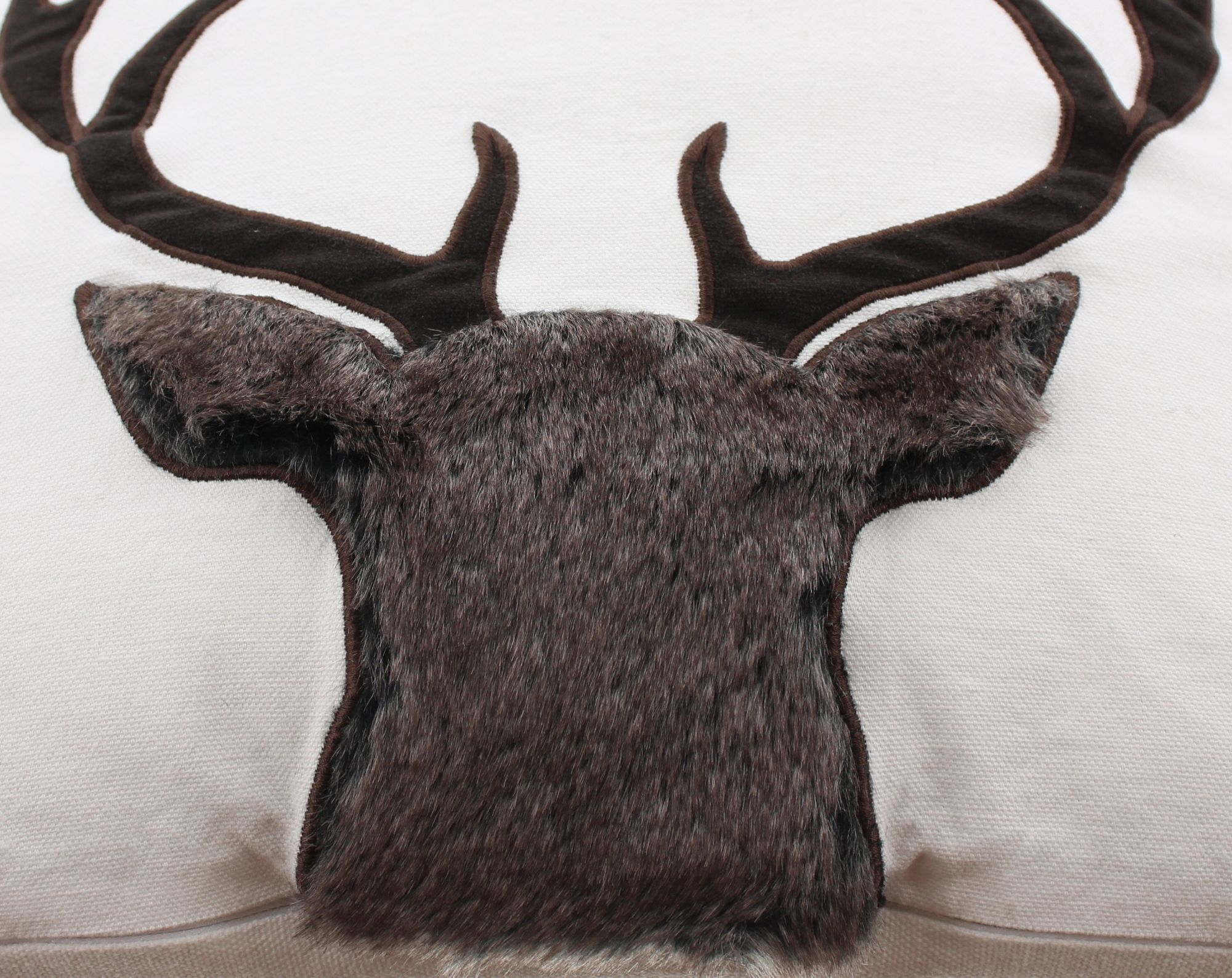 Acheter Housse de coussin "bois de cerf" dans la boutique en ligne de Frank Flechtwaren pour Automne Acheter Housse de coussin "bois de cerf" dans la boutique en ligne de Frank Flechtwaren pour Automne