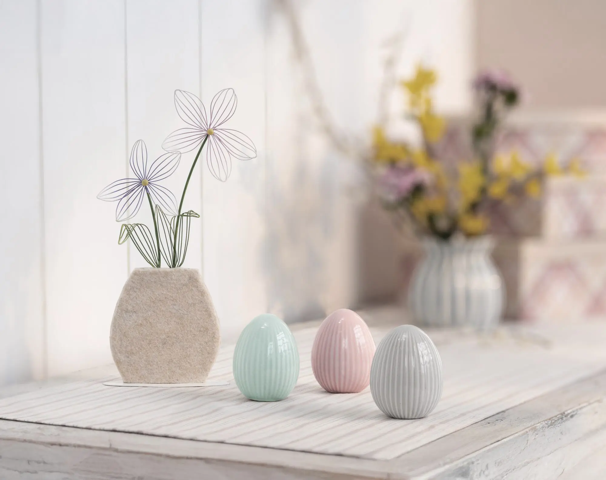Acheter Décoration métallique " Vase avec fleurs"  dans la boutique en ligne de Frank Flechtwaren pour Lapin &amp; co