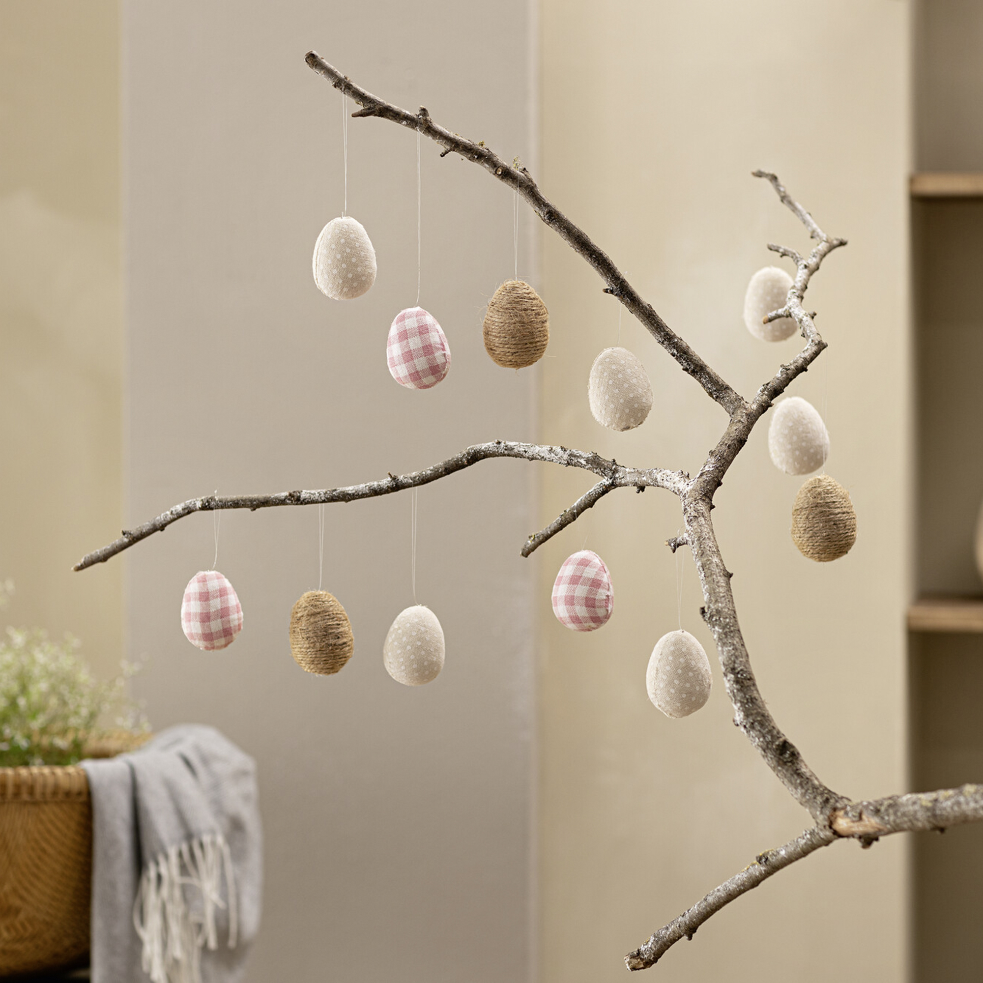 Acheter Lot de 12 suspensions "oeuf de Pâques"  dans la boutique en ligne de Frank Flechtwaren