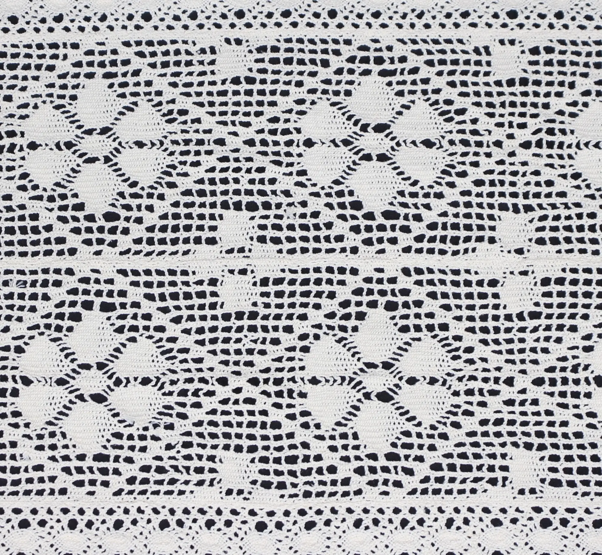 Acheter Chemin de table "fleurs au crochet"  dans la boutique en ligne de Frank Flechtwaren pour Chemins de table