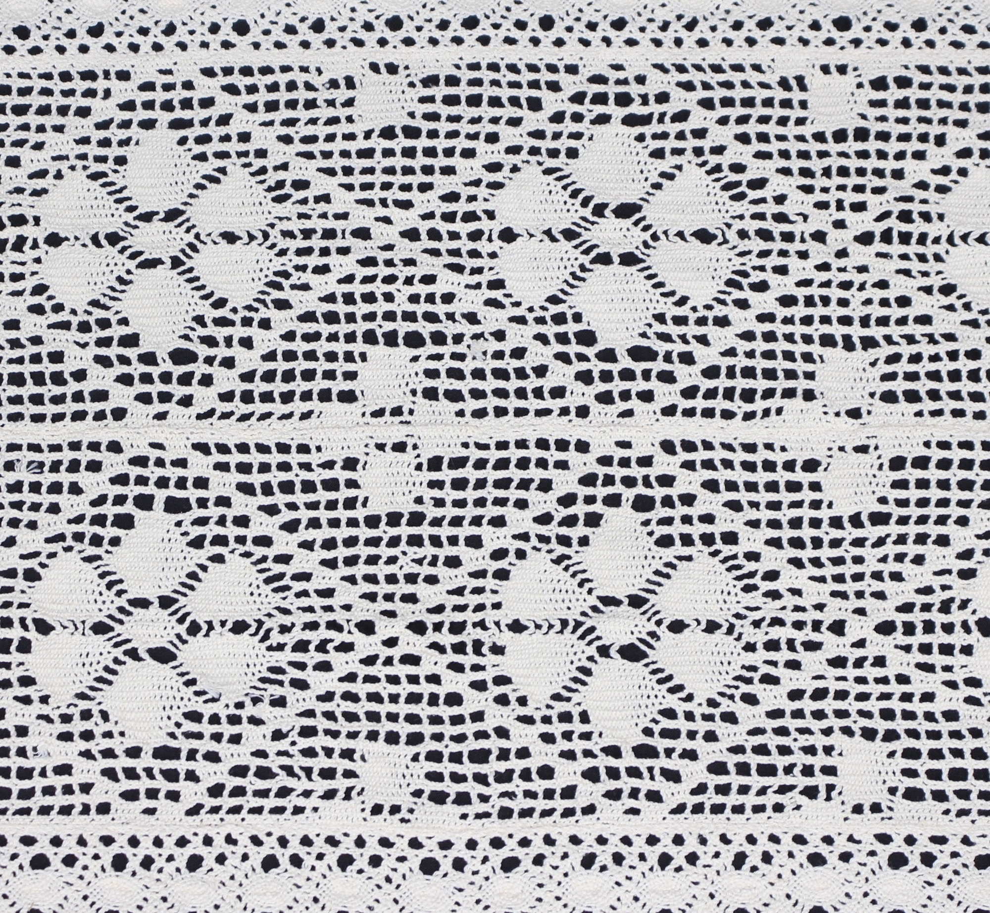 Acheter Chemin de table "fleurs au crochet"  dans la boutique en ligne de Frank Flechtwaren pour Automne