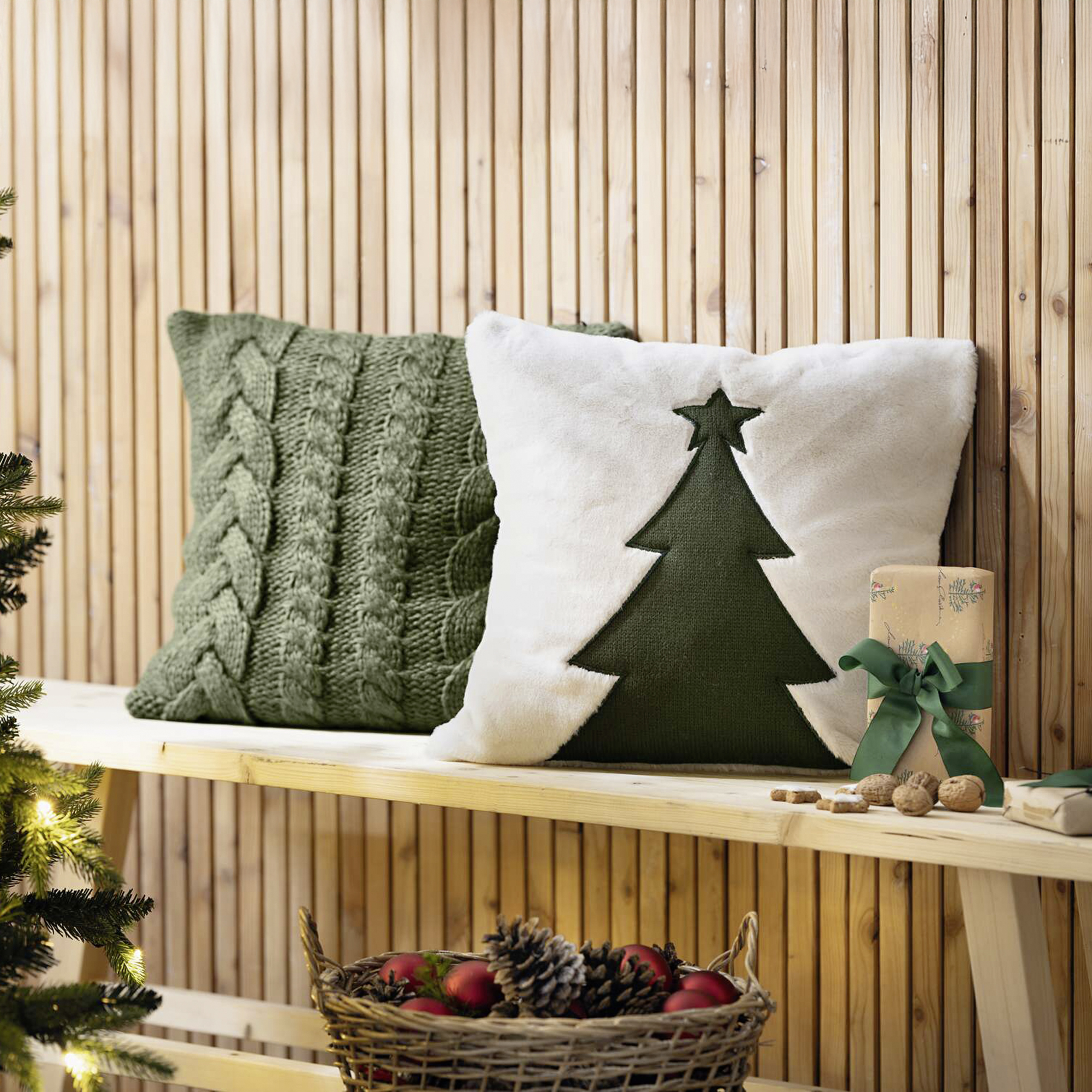 Acheter Housse de coussin "sapin de Noël"  dans la boutique en ligne de Frank Flechtwaren pour Coussins &amp; remplissages