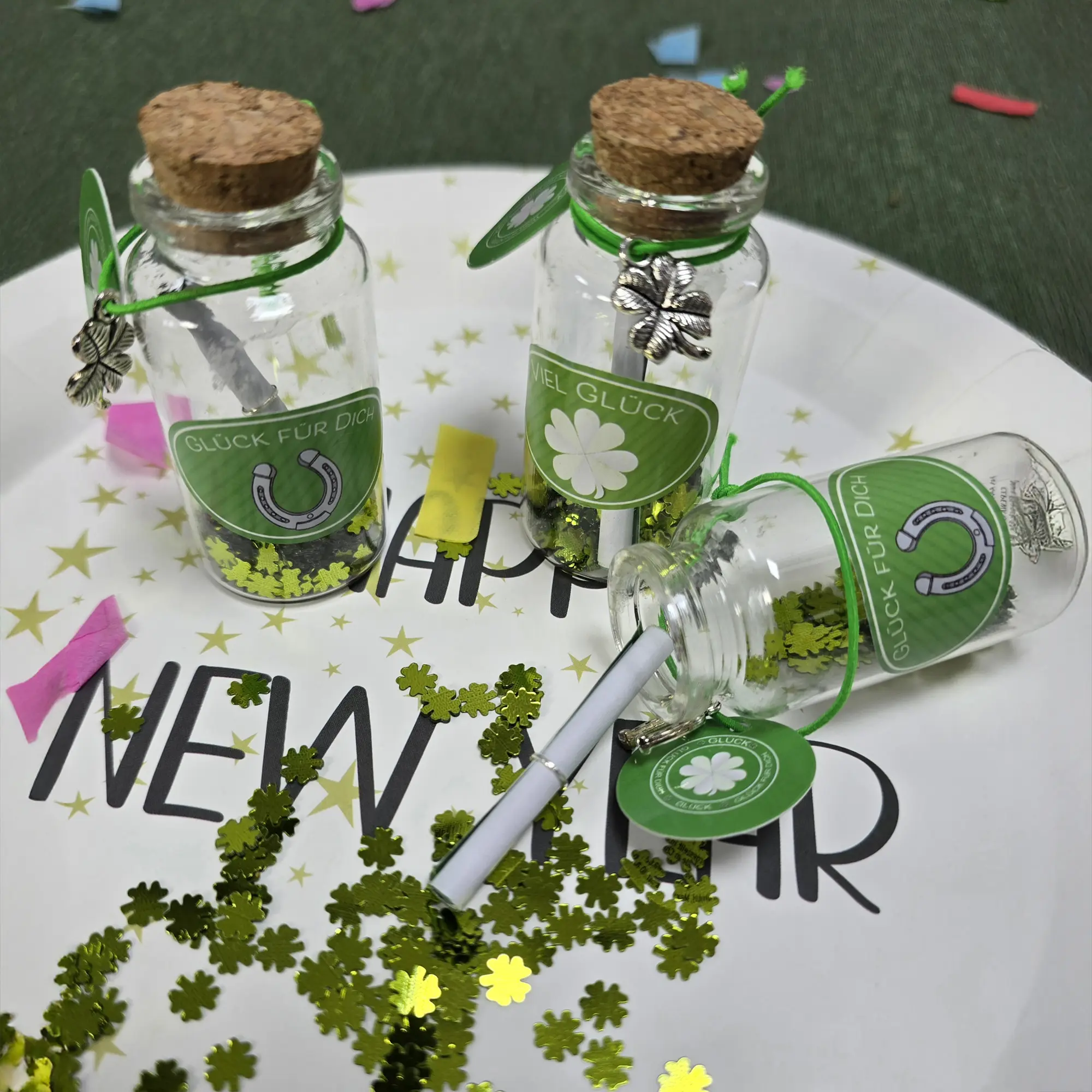 Acheter Lot de 2 petits tubes cadeau "Bonheur"  dans la boutique en ligne de Frank Flechtwaren