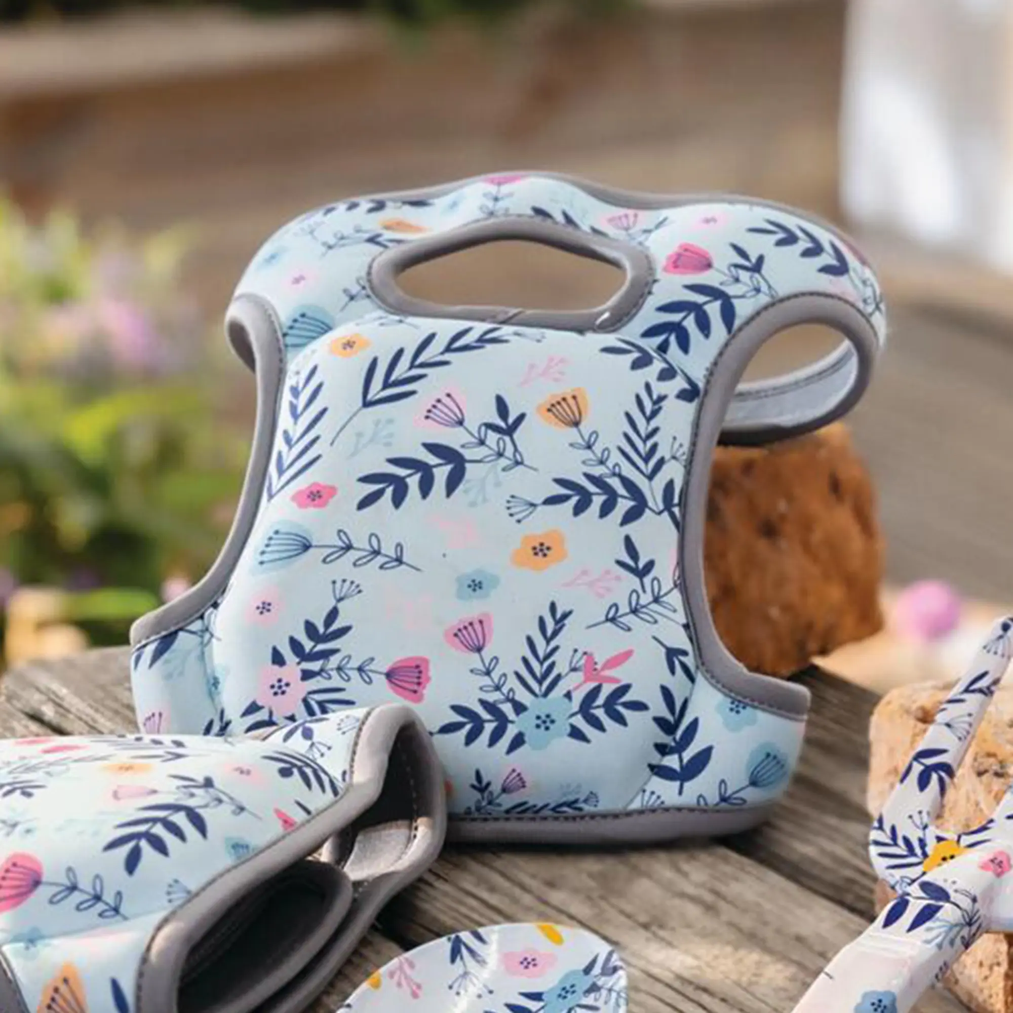 Acheter Lot de 2 genouillères "Floral"  dans la boutique en ligne de Frank Flechtwaren