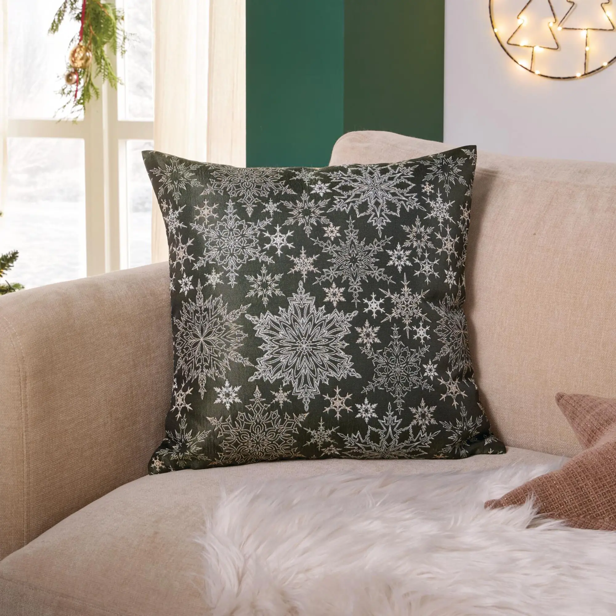 Acheter Housse de coussin « Motif flocon de neige »  dans la boutique en ligne de Frank Flechtwaren
