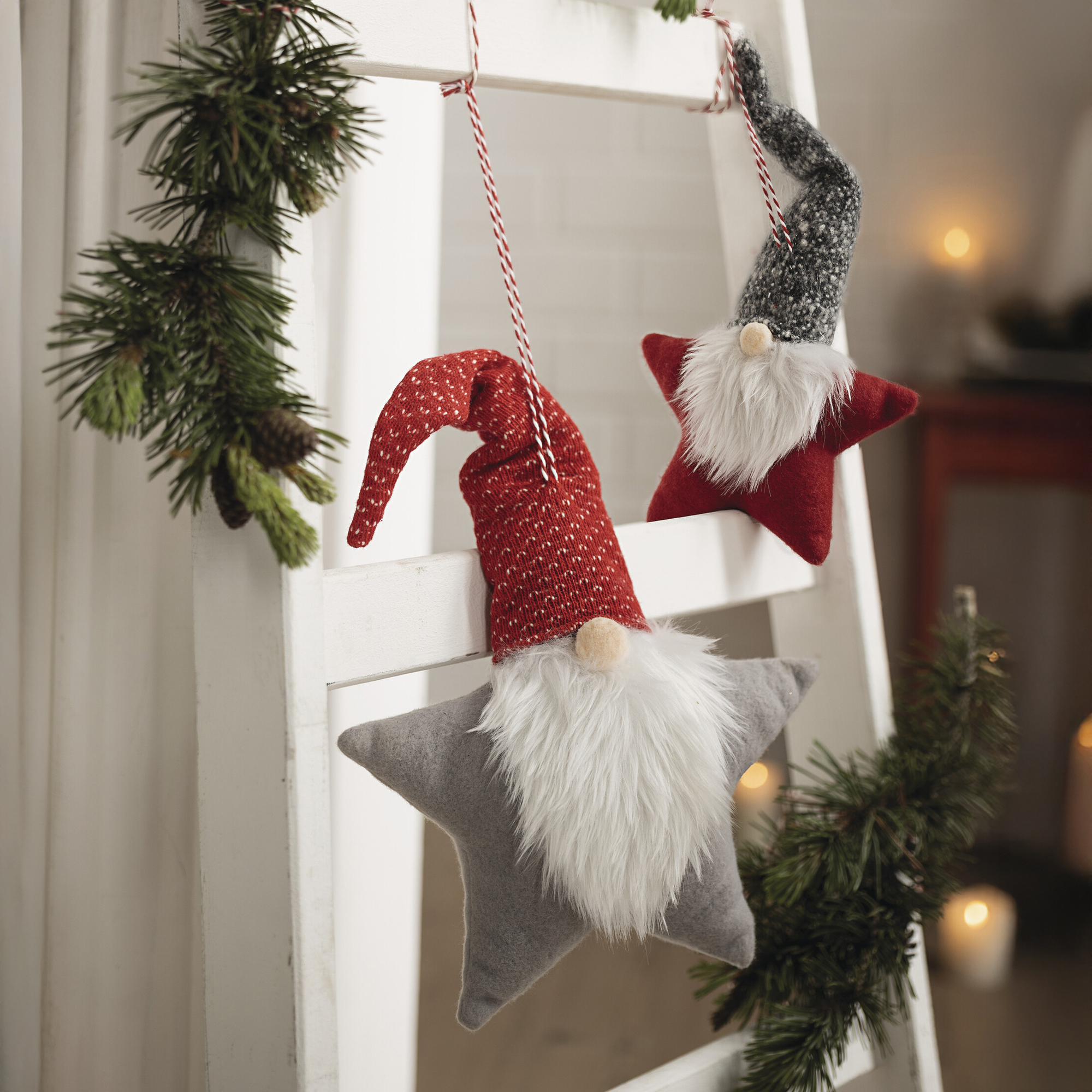 Acheter Lot de 2 suspensions étoiles "lutin"  dans la boutique en ligne de Frank Flechtwaren