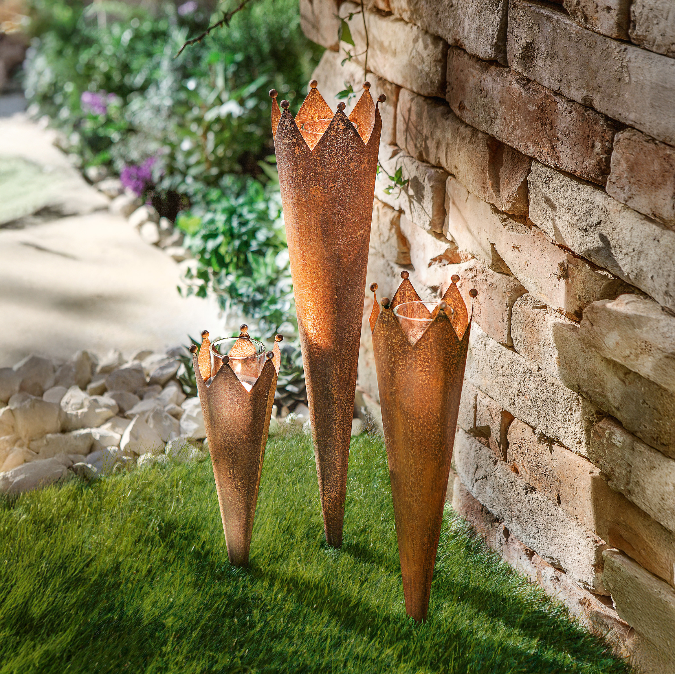 Acheter Lot de 3 pics couronnes "aspect rouille"  dans la boutique en ligne de Frank Flechtwaren