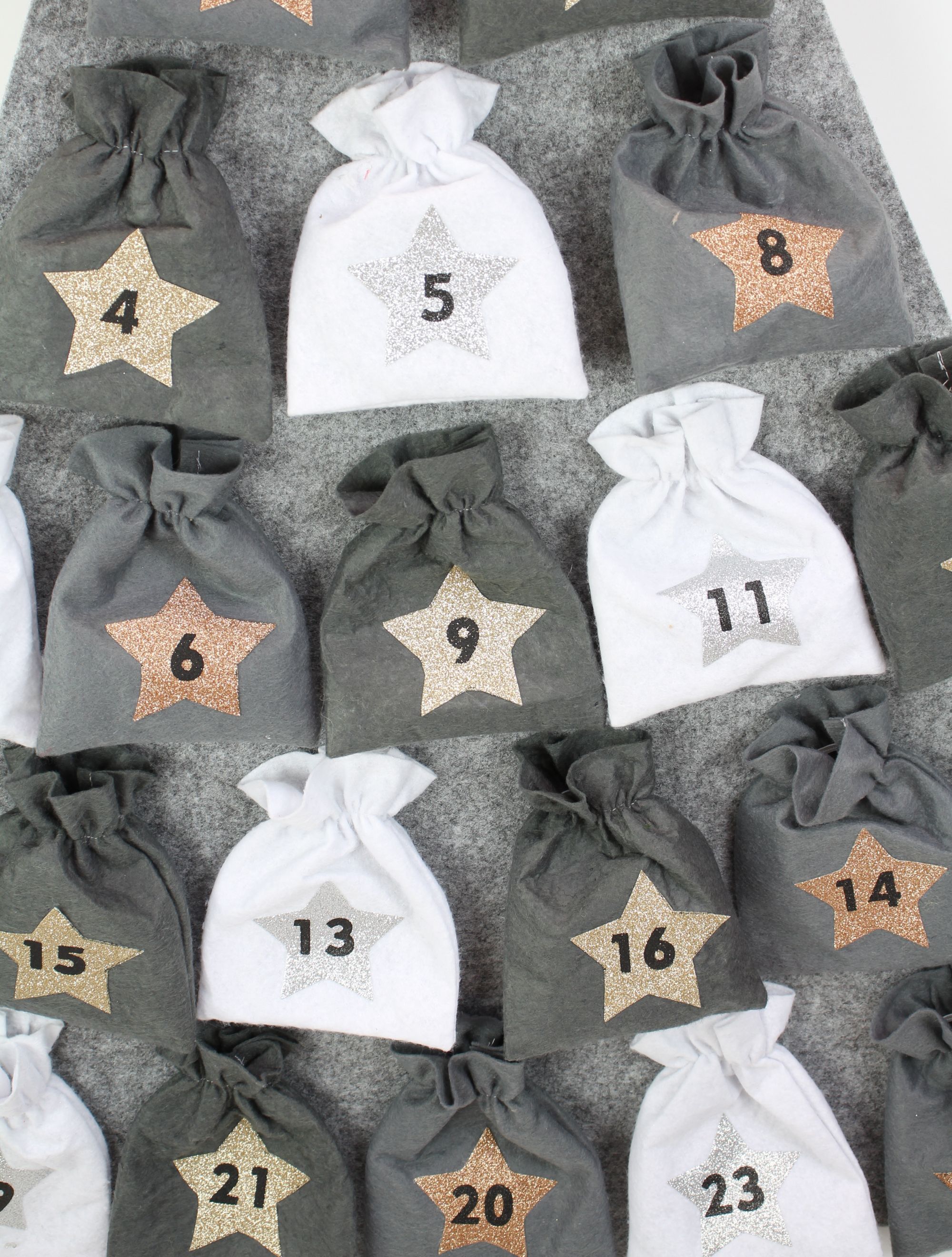 Acheter Calendrier de l'Avent "sapin"  dans la boutique en ligne de Frank Flechtwaren pour Noël