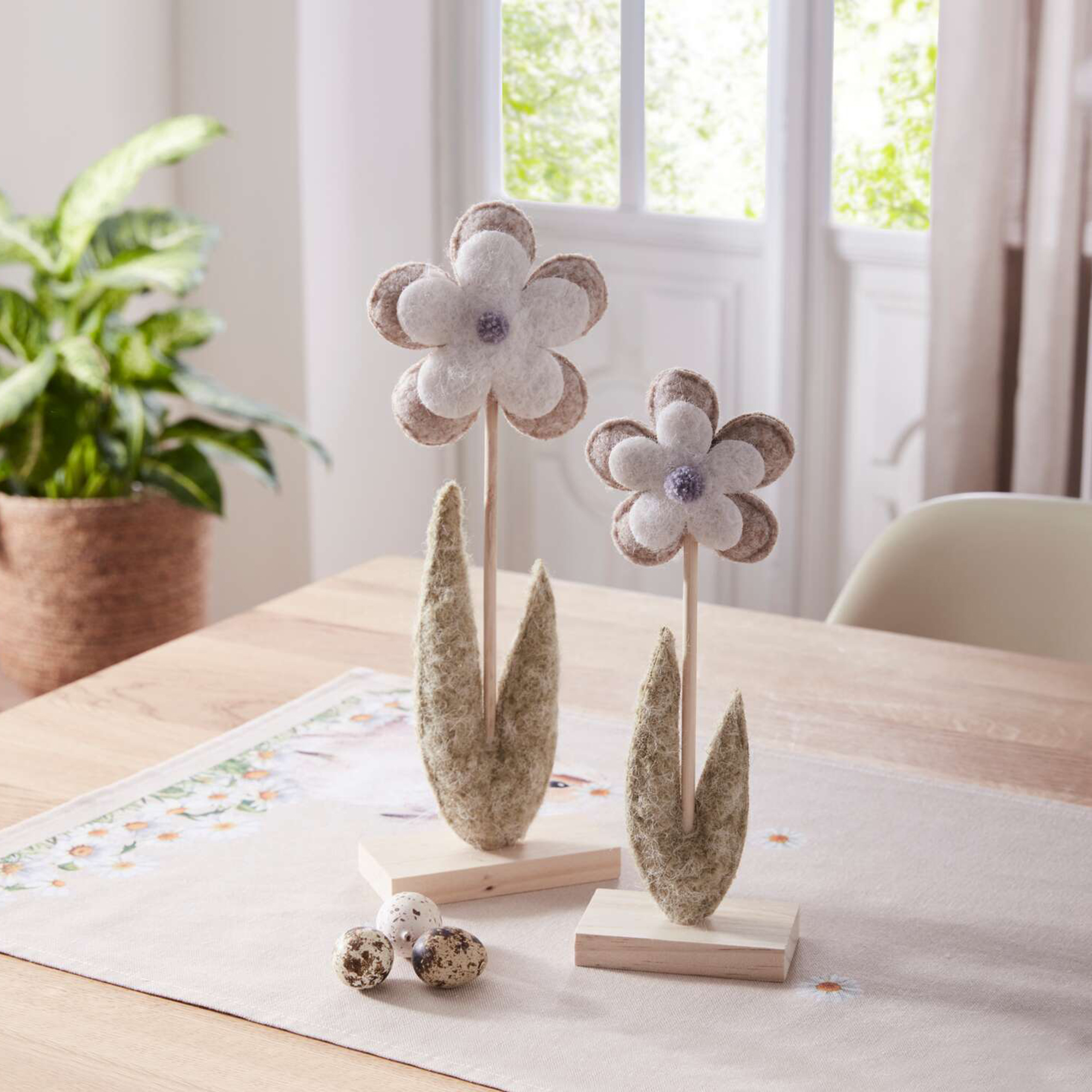 Acheter Lot de 2 fleurs décoratives "Soft"  dans la boutique en ligne de Frank Flechtwaren pour Pâques