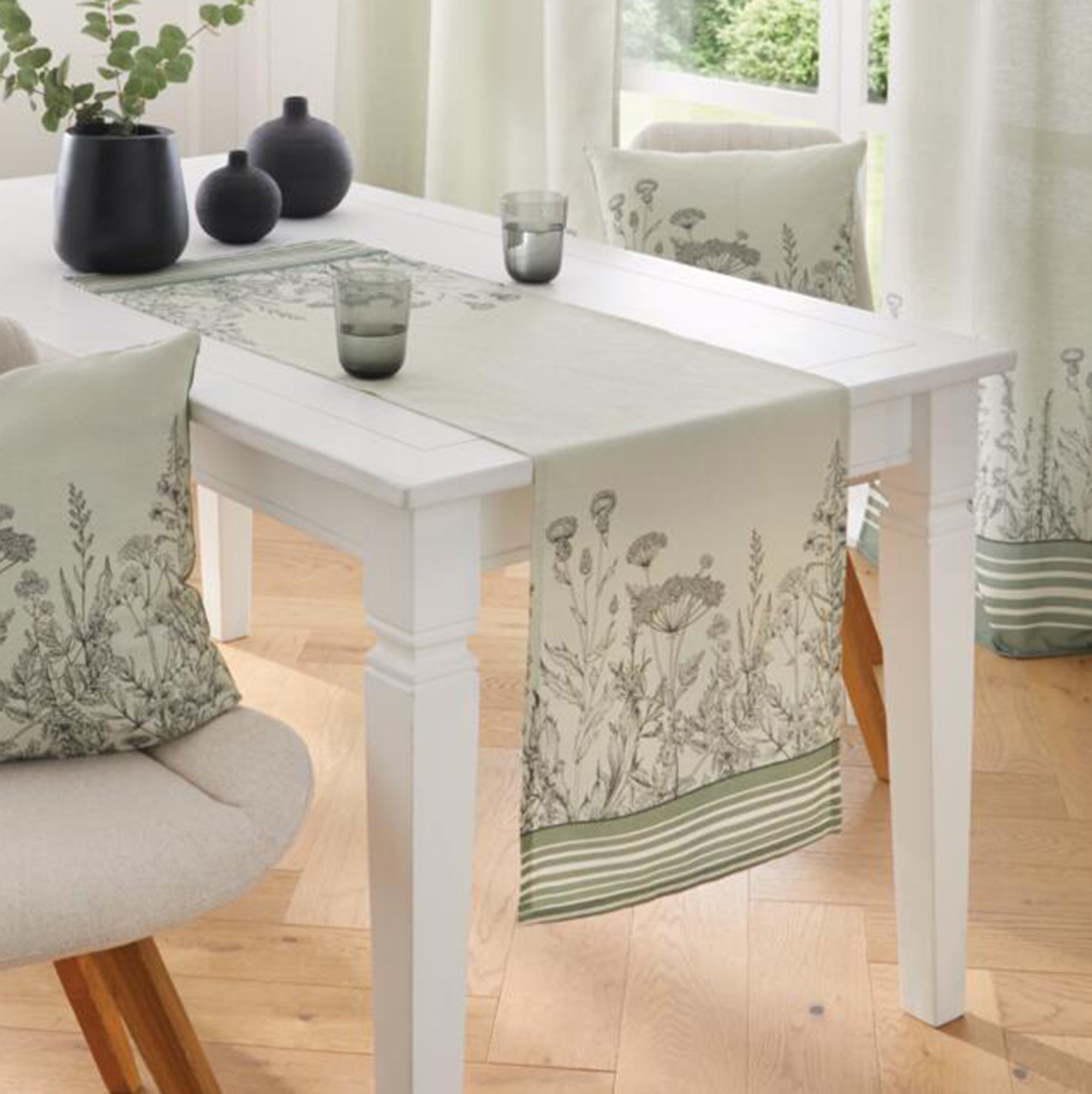 Acheter Chemin de table "fleurs des champs"  dans la boutique en ligne de Frank Flechtwaren