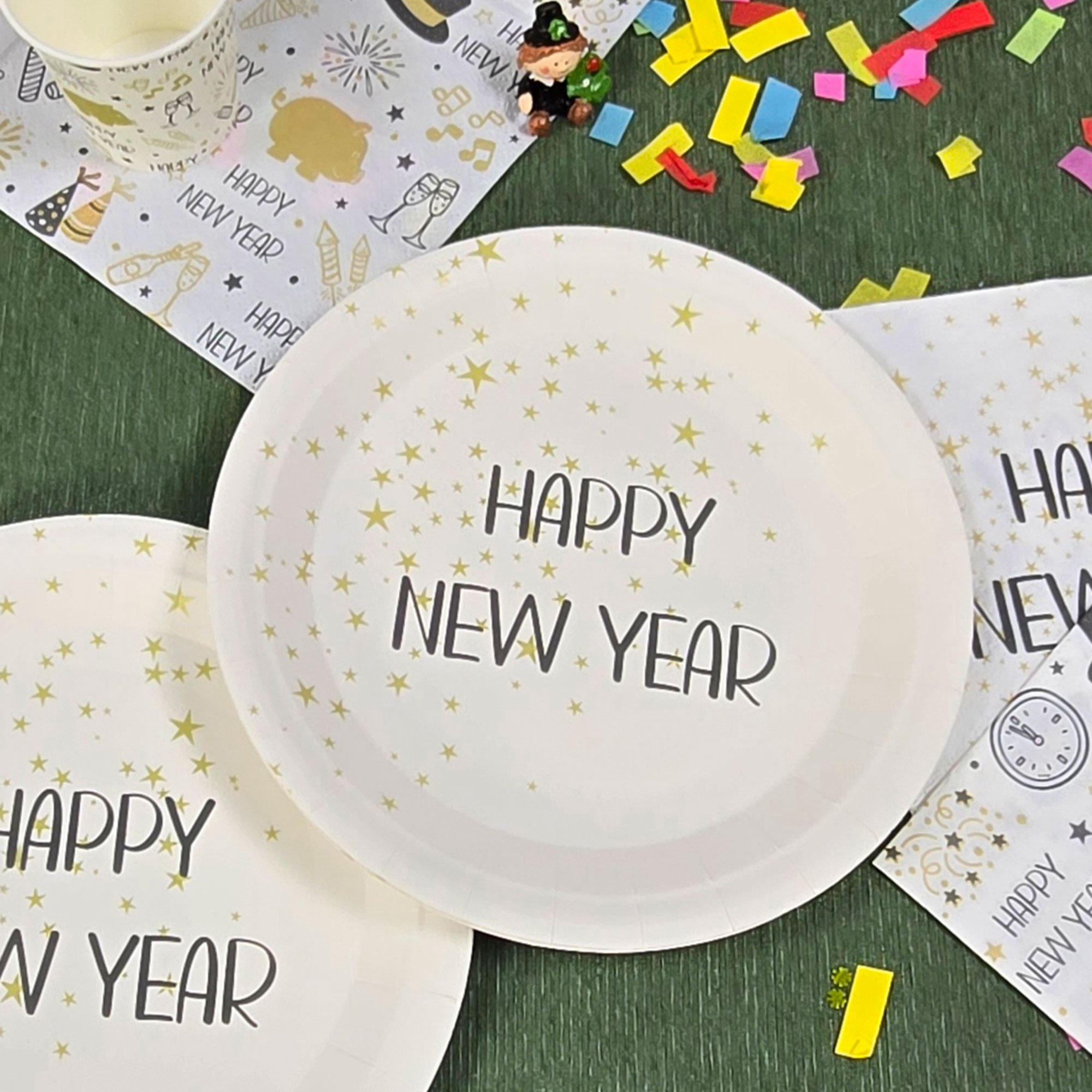 Acheter Lot de 16 assiettes en carton "Nouvel An"  dans la boutique en ligne de Frank Flechtwaren