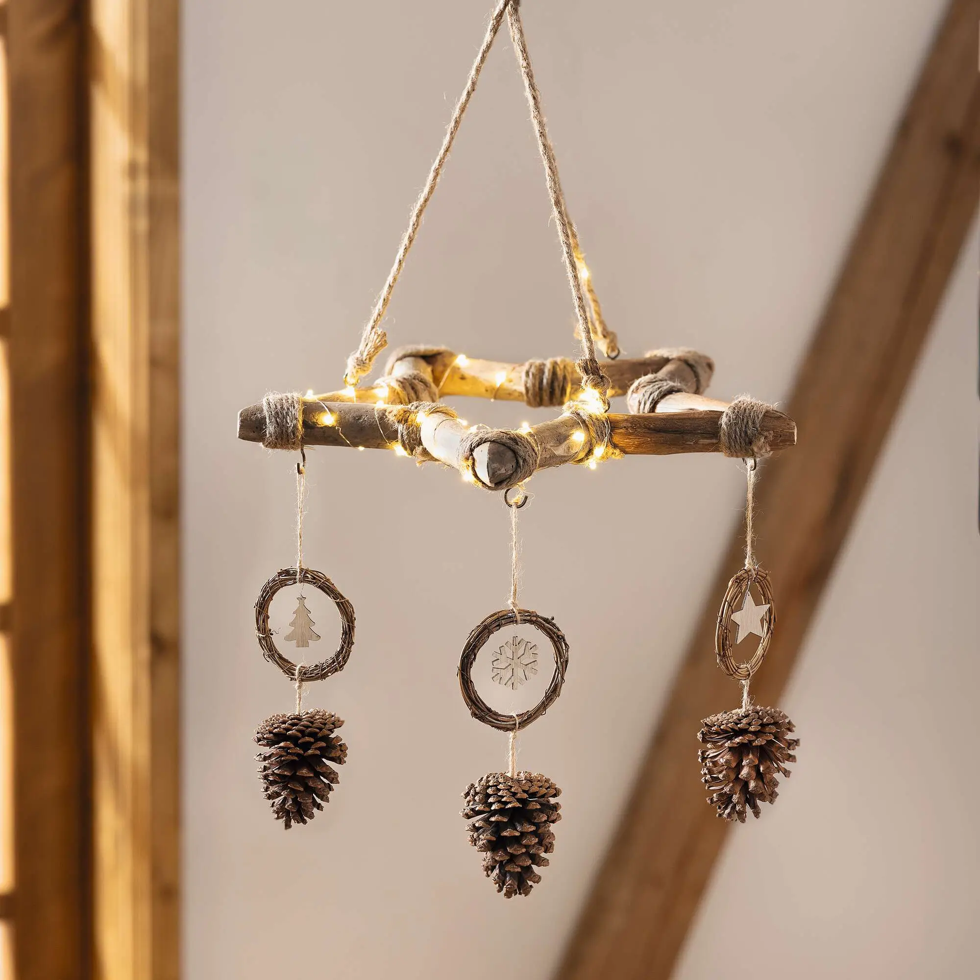 Acheter Lot de 3 suspensions "pomme de pin"  dans la boutique en ligne de Frank Flechtwaren pour Décorations à suspendre