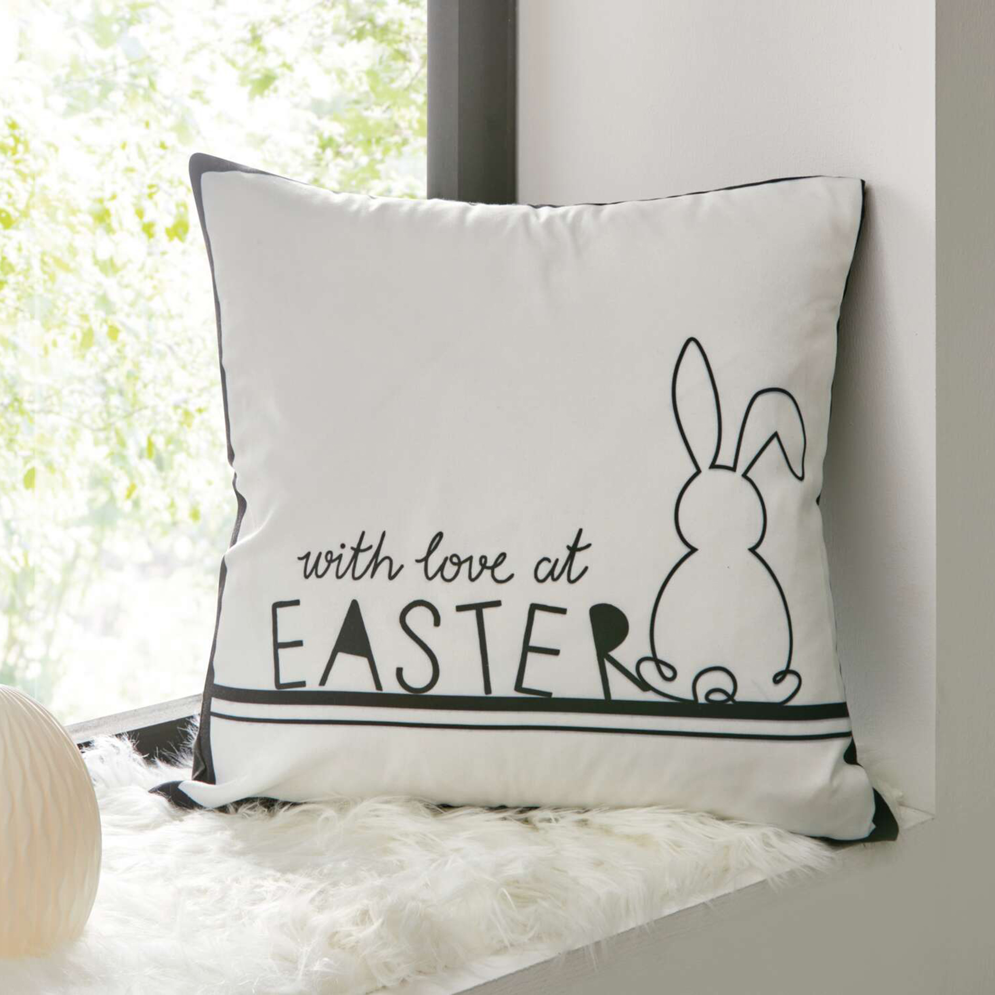 Acheter Housse de coussin "Lovely Easter"  dans la boutique en ligne de Frank Flechtwaren