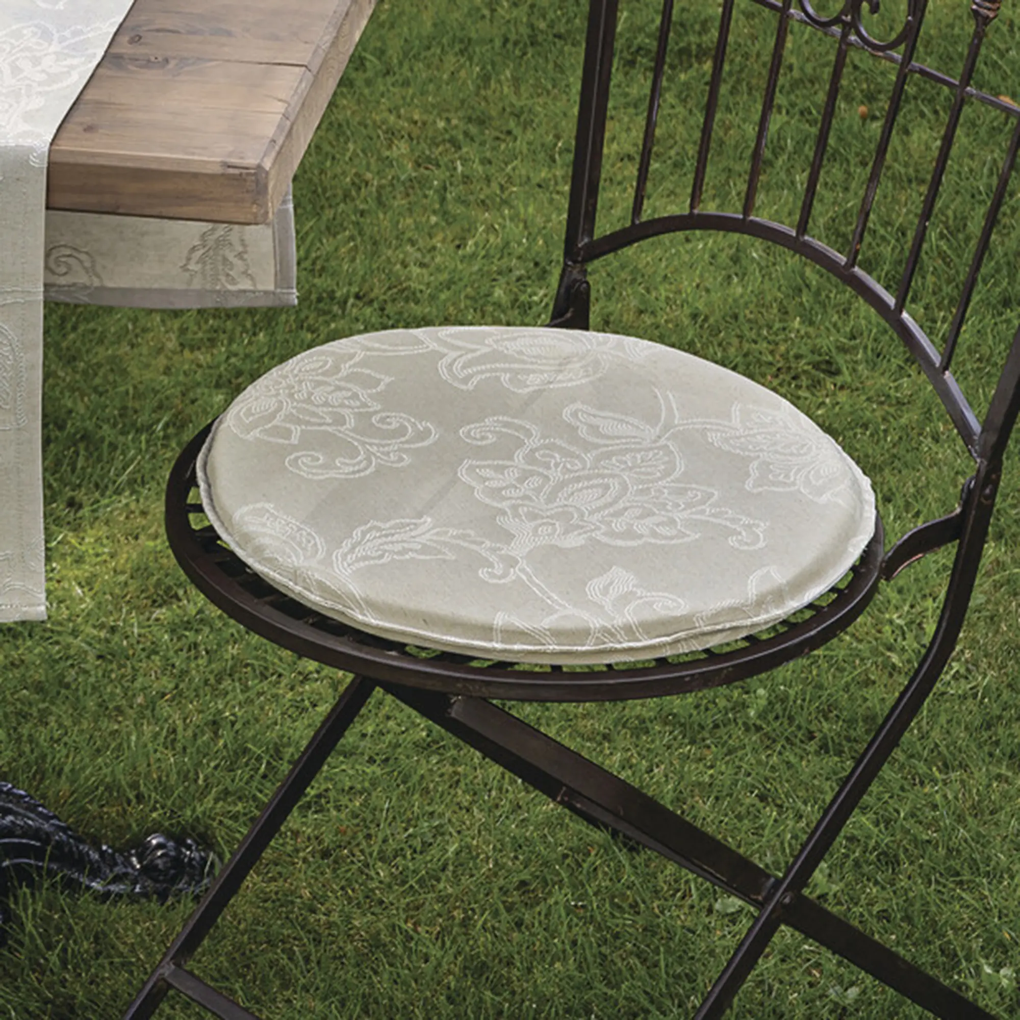 Acheter Galette de chaise ronde "romantique"  dans la boutique en ligne de Frank Flechtwaren pour Coussins de chaise