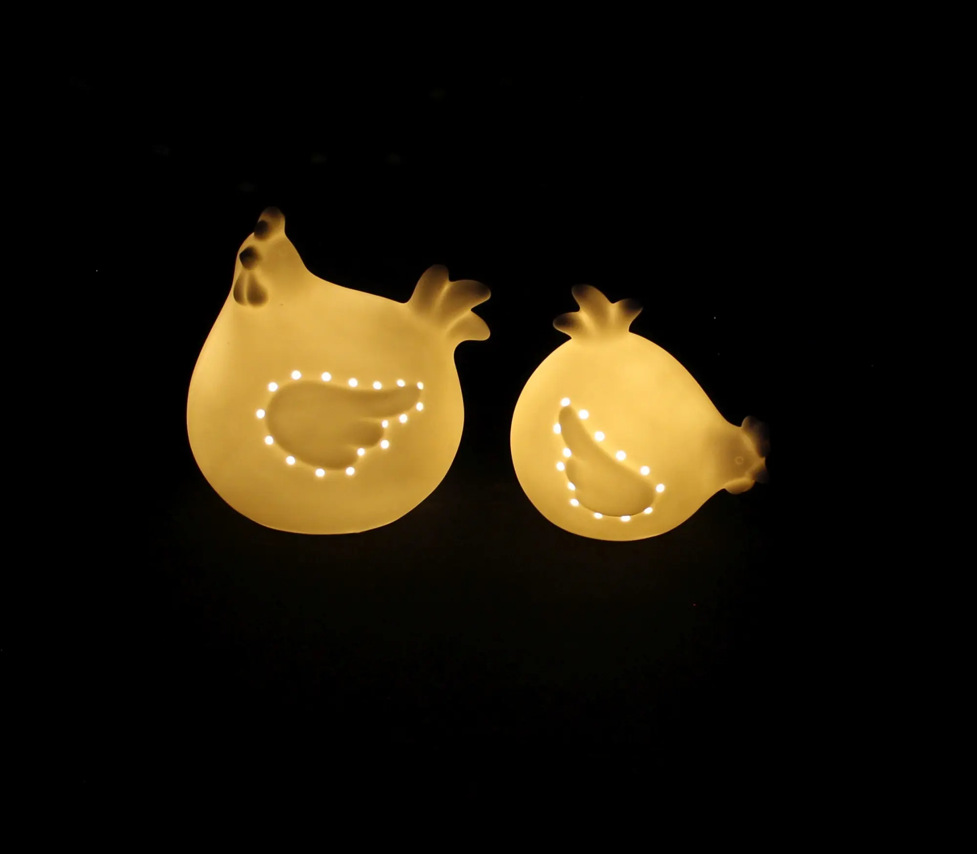 Acheter Lot de 2 poules LED "White"  dans la boutique en ligne de Frank Flechtwaren pour Décorations de table LED